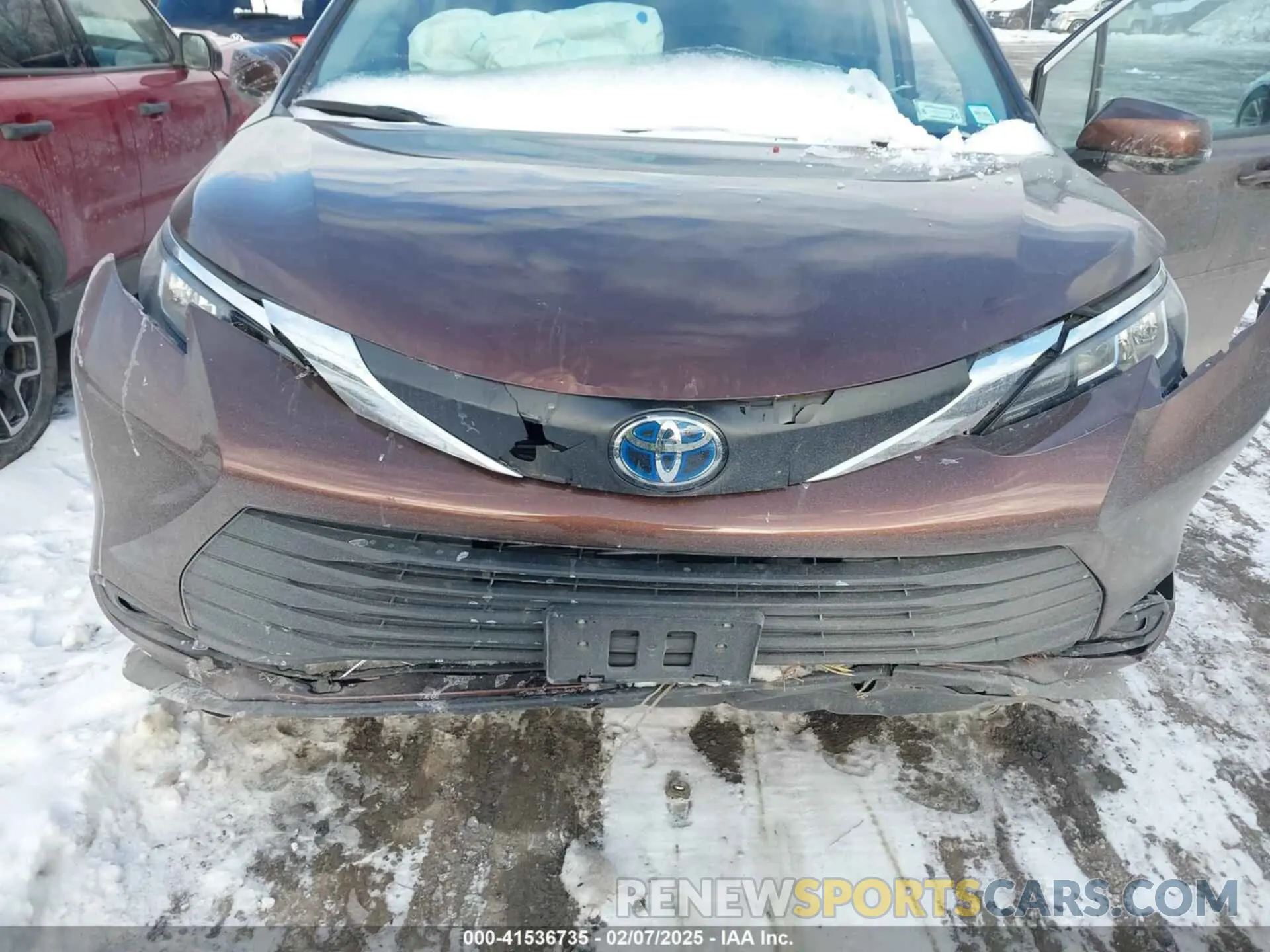 6 Photograph of a damaged car 5TDKSKFCXPS079264 TOYOTA SIENNA 2023