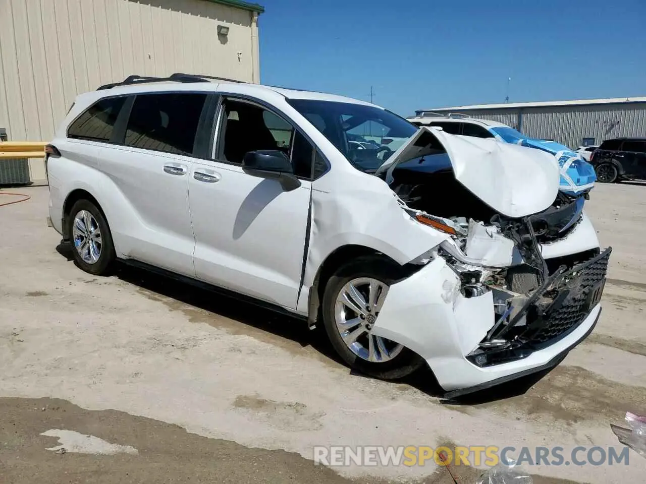 4 Photograph of a damaged car 5TDXSKFC2PS077885 TOYOTA SIENNA 2023