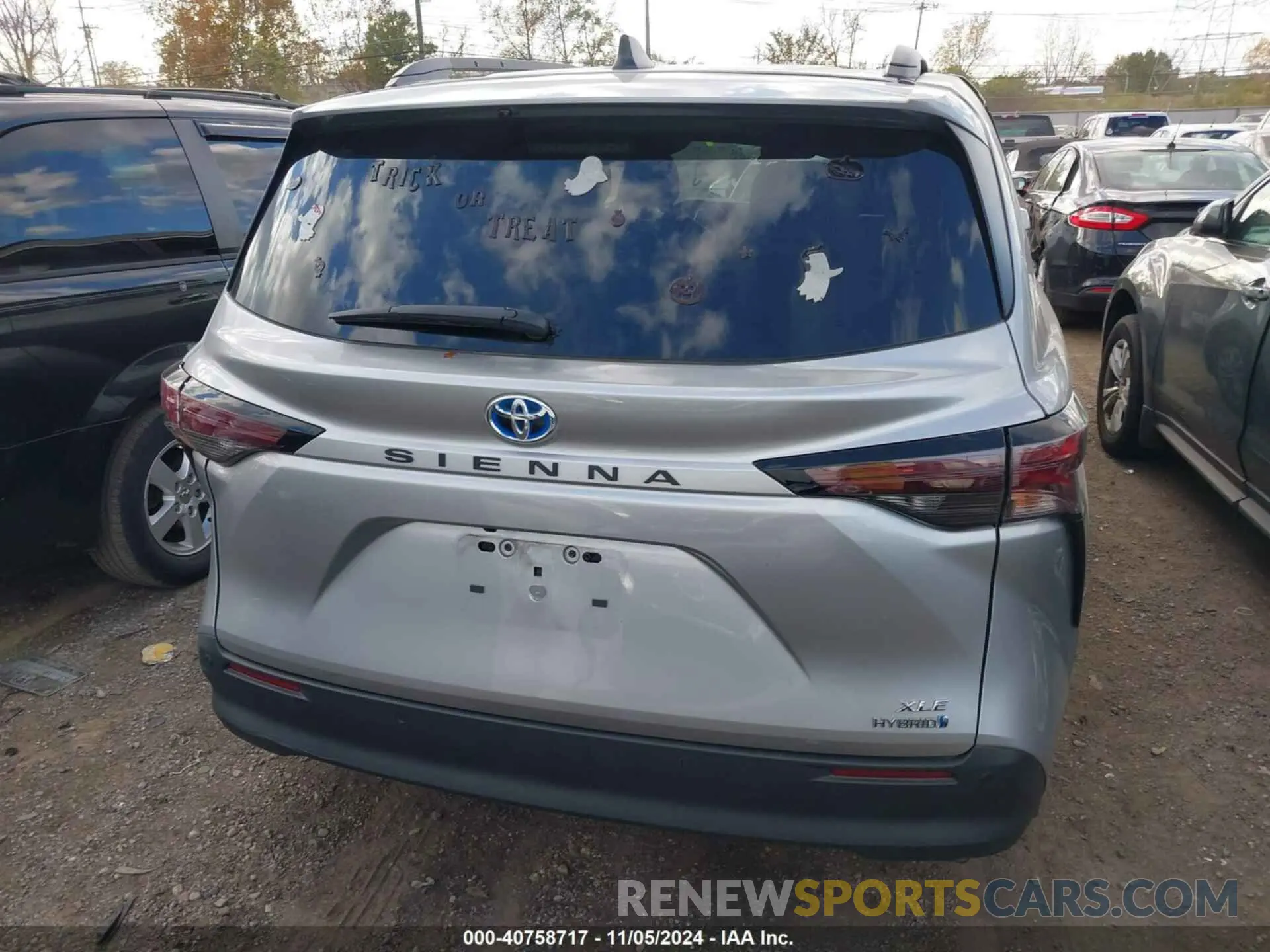16 Photograph of a damaged car 5TDYRKEC4PS154578 TOYOTA SIENNA 2023
