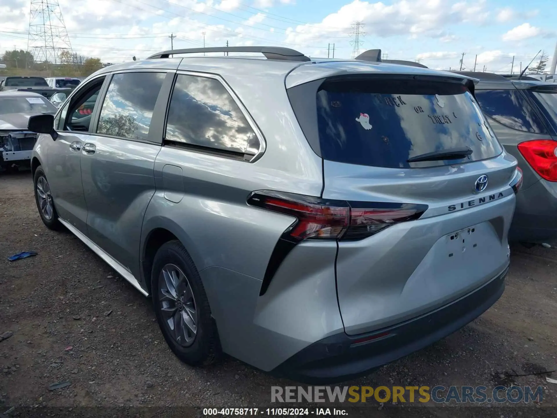 3 Photograph of a damaged car 5TDYRKEC4PS154578 TOYOTA SIENNA 2023