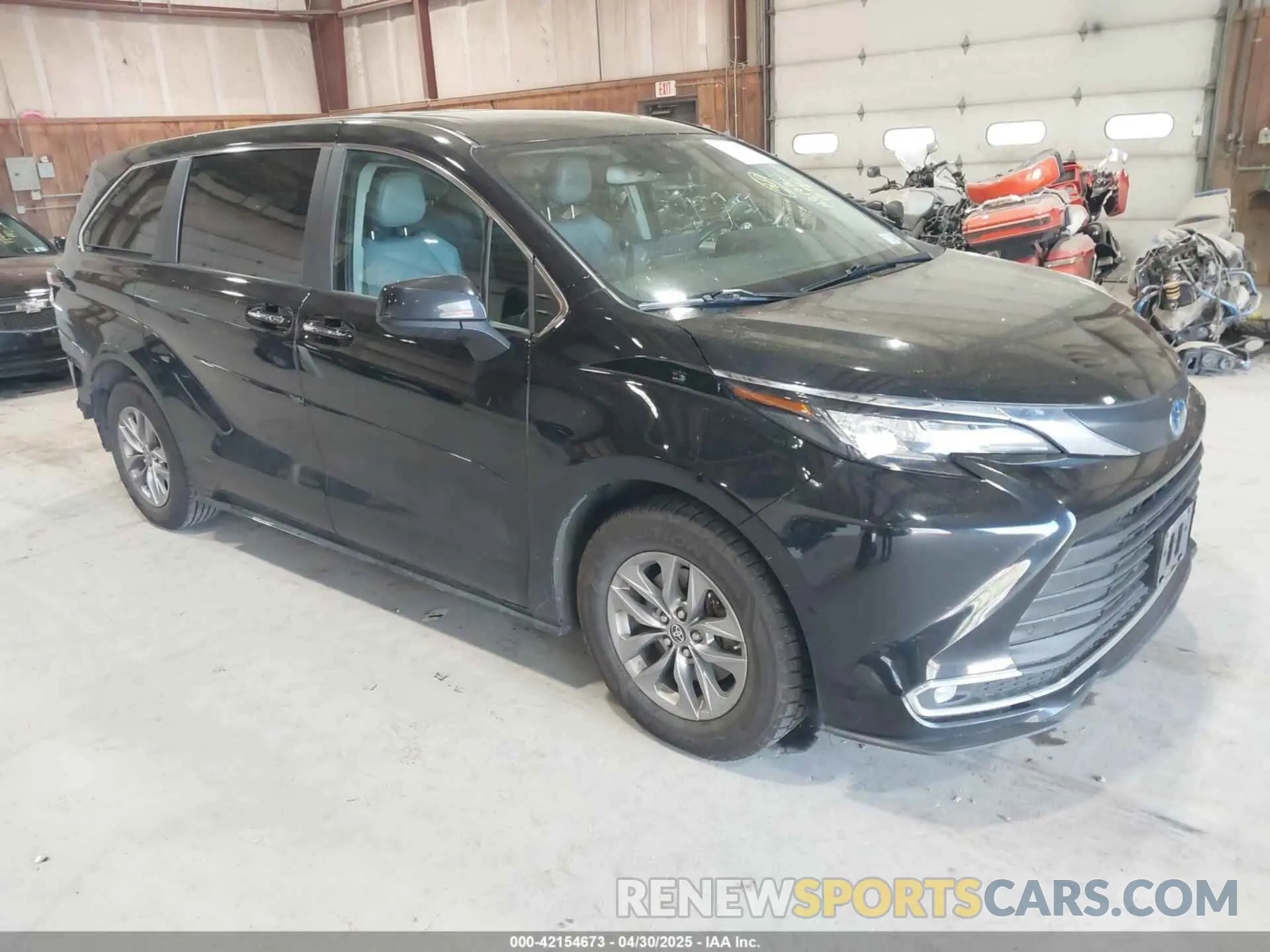 1 Photograph of a damaged car 5TDYRKEC5PS148076 TOYOTA SIENNA 2023