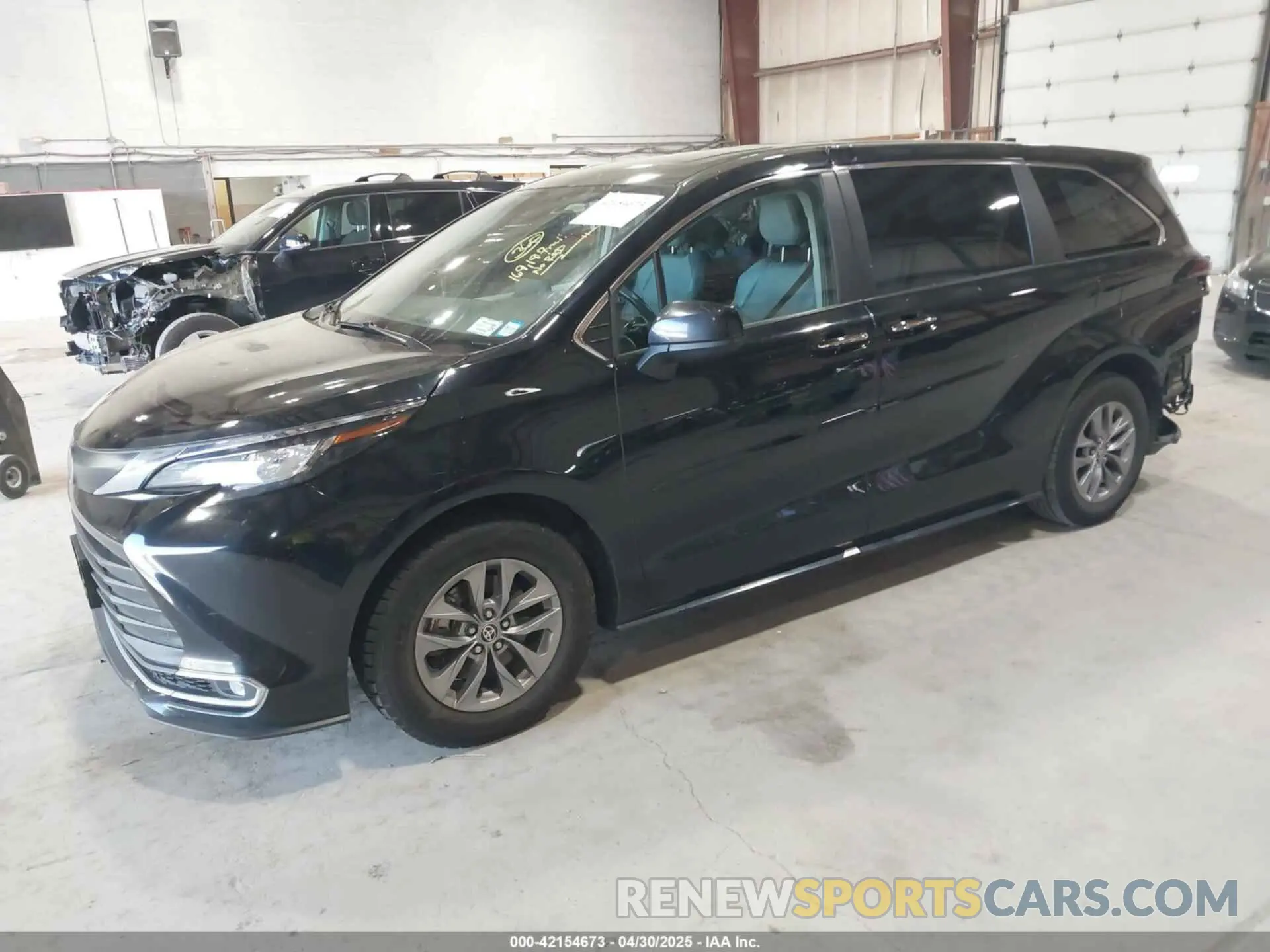 2 Photograph of a damaged car 5TDYRKEC5PS148076 TOYOTA SIENNA 2023