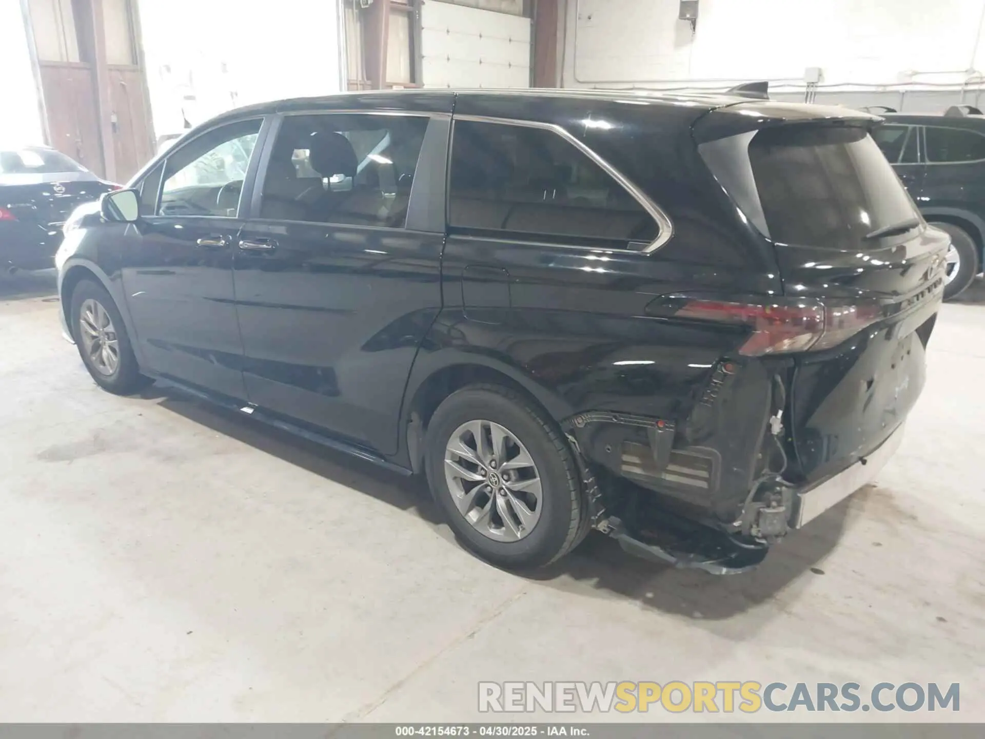 3 Photograph of a damaged car 5TDYRKEC5PS148076 TOYOTA SIENNA 2023
