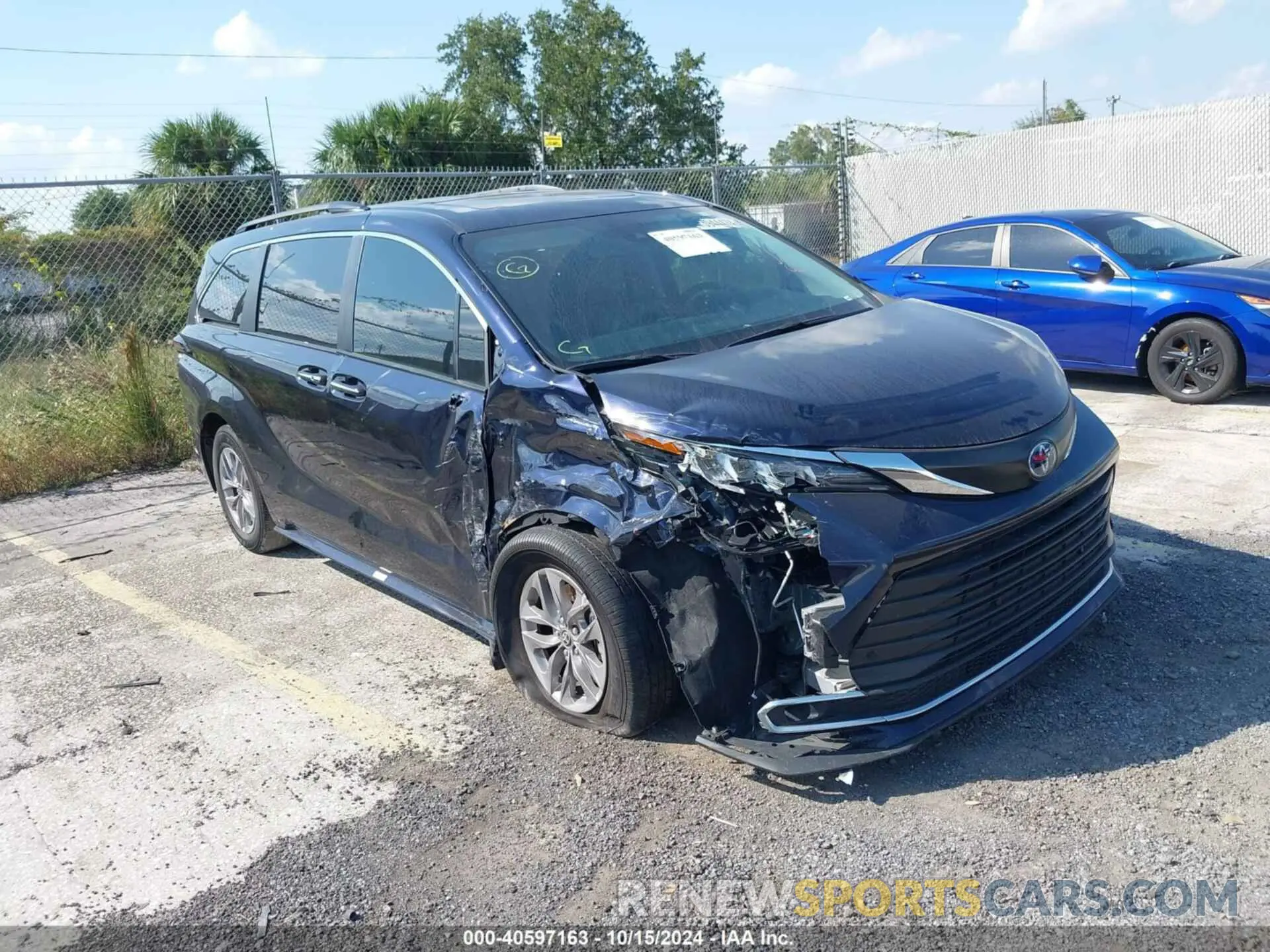 1 Photograph of a damaged car 5TDYRKEC6PS163718 TOYOTA SIENNA 2023