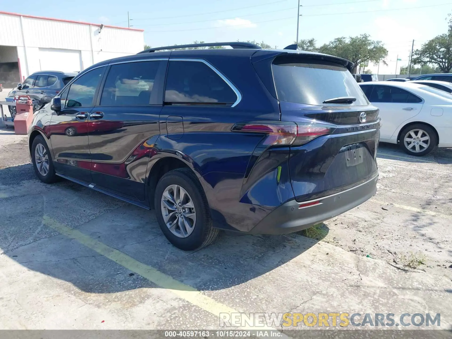 3 Photograph of a damaged car 5TDYRKEC6PS163718 TOYOTA SIENNA 2023