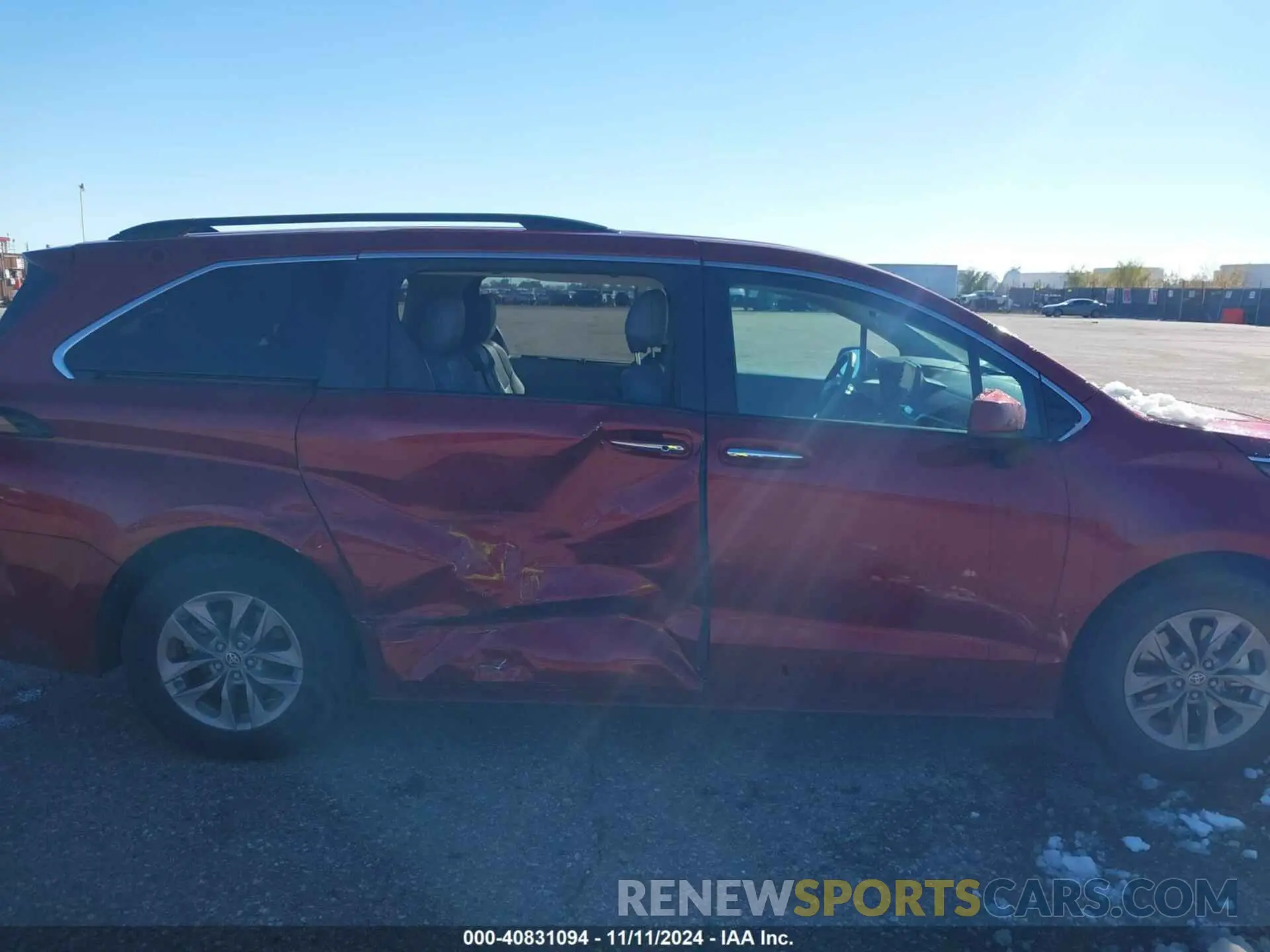 13 Photograph of a damaged car 5TDYRKEC6PS165369 TOYOTA SIENNA 2023