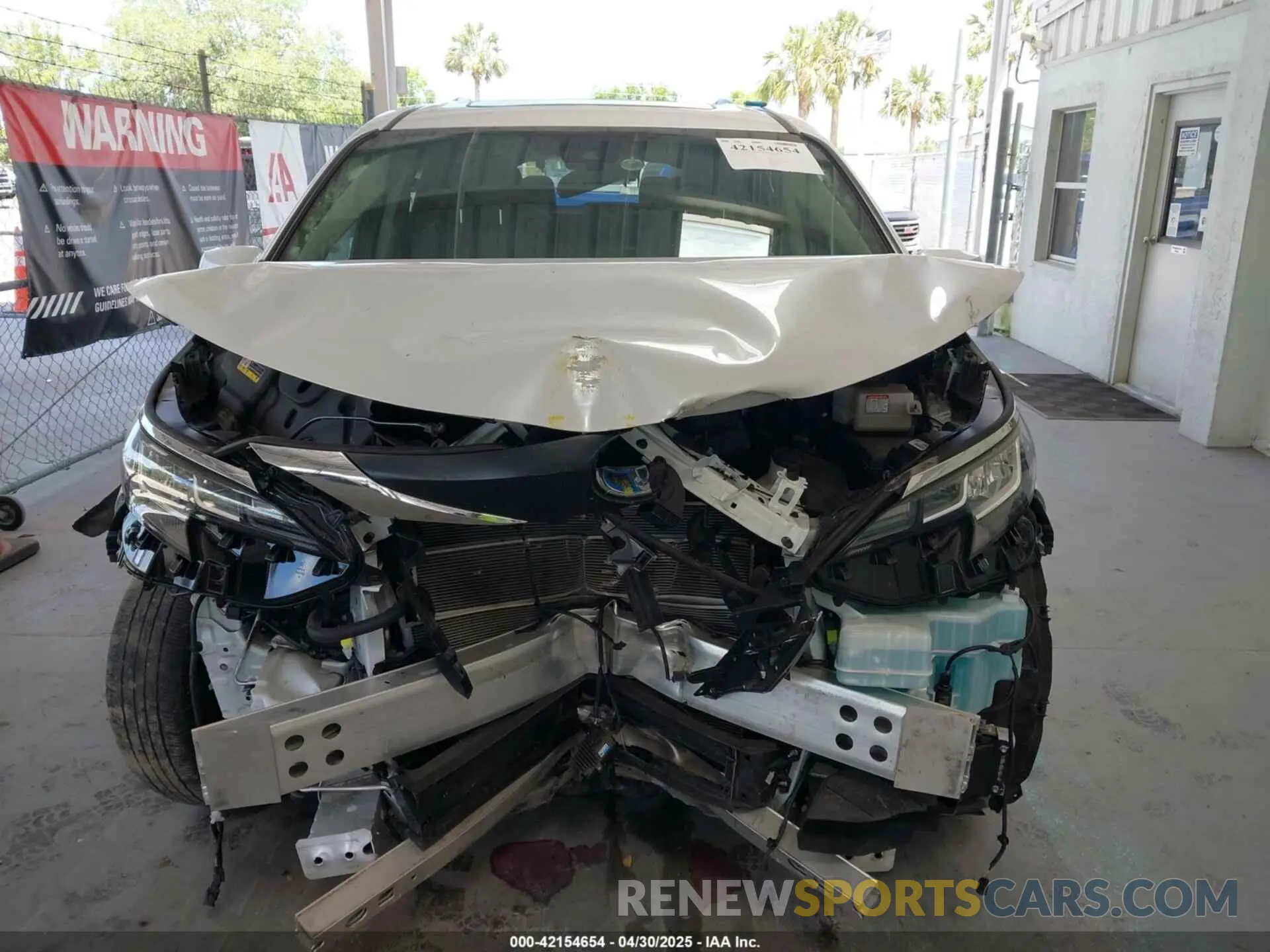 13 Photograph of a damaged car 5TDYRKEC9PS176415 TOYOTA SIENNA 2023