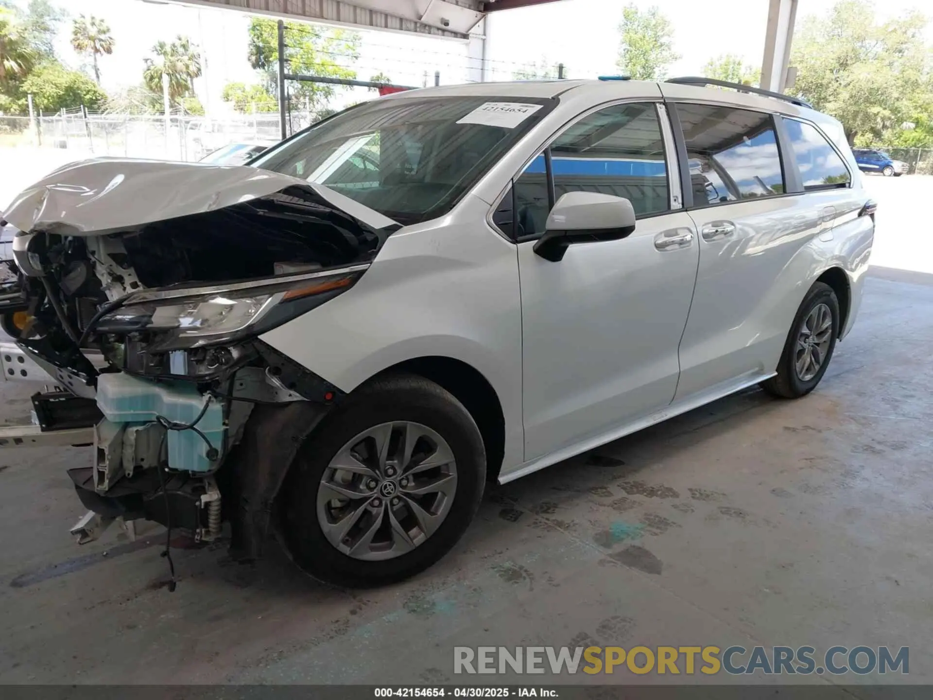 2 Photograph of a damaged car 5TDYRKEC9PS176415 TOYOTA SIENNA 2023