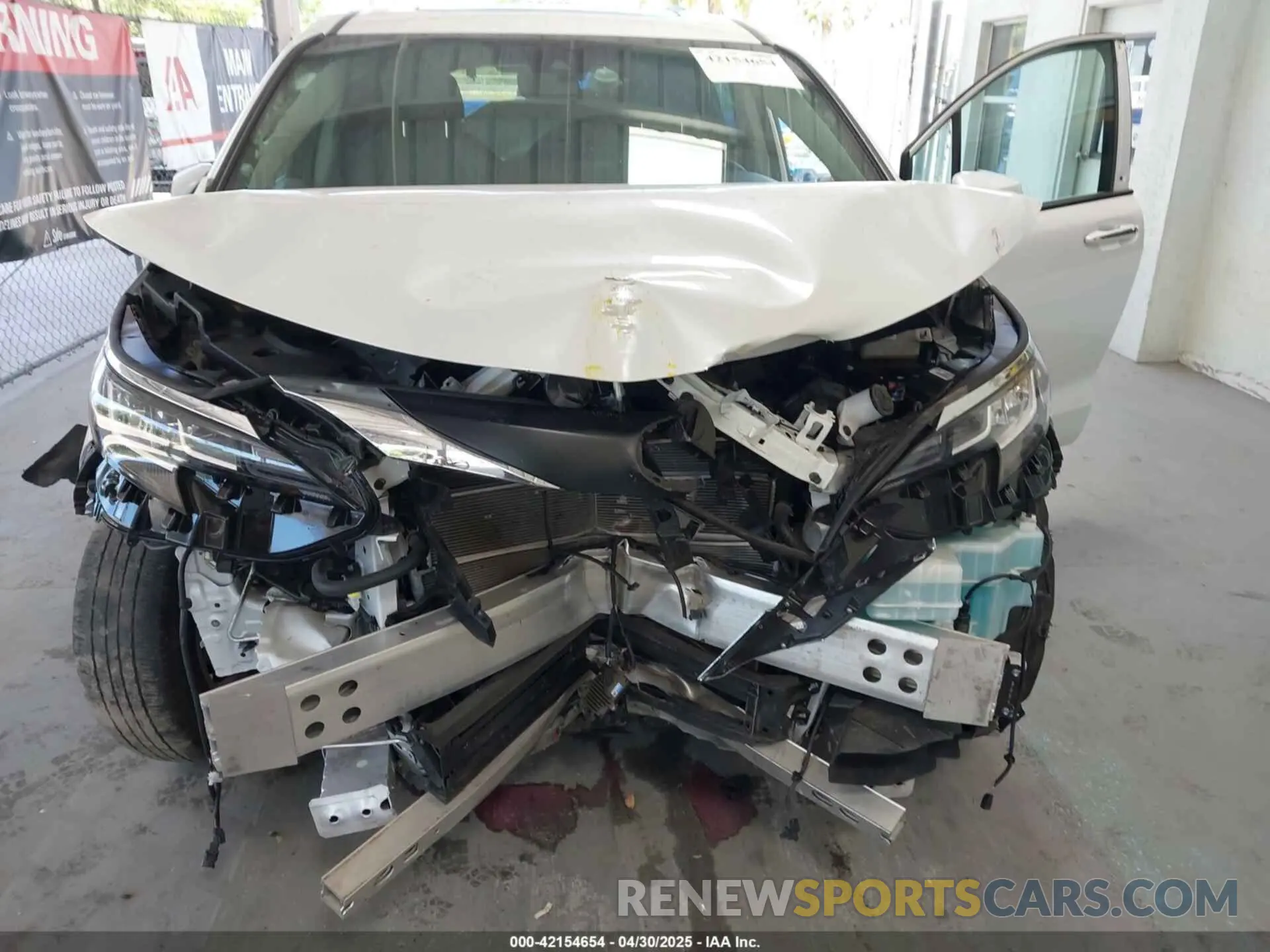 6 Photograph of a damaged car 5TDYRKEC9PS176415 TOYOTA SIENNA 2023
