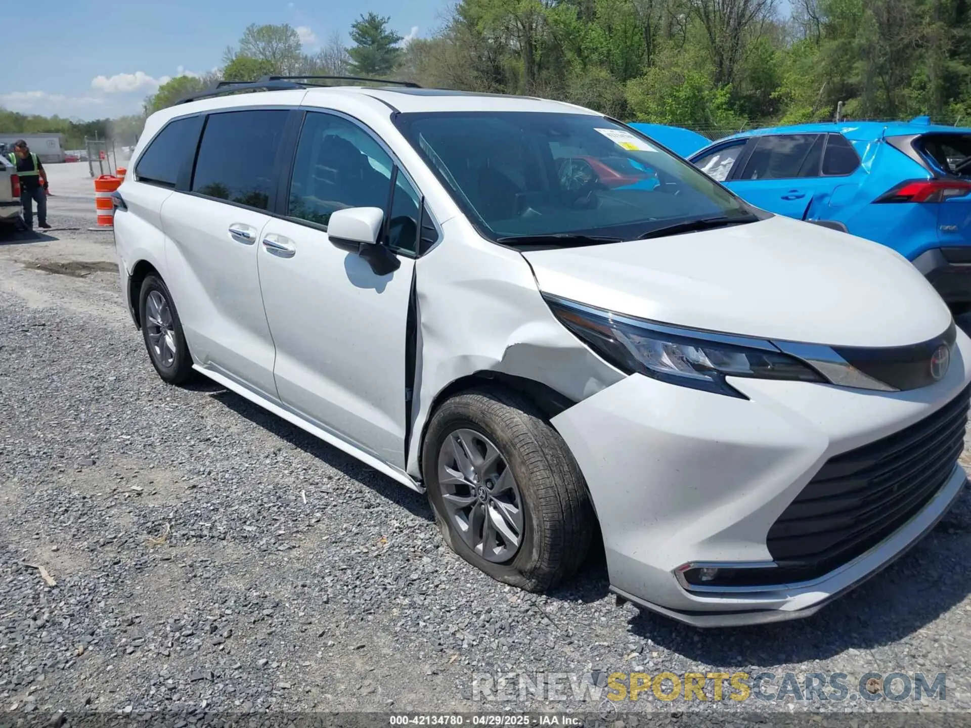 1 Фотография поврежденного автомобиля 5TDYSKFC3PS075938 TOYOTA SIENNA 2023
