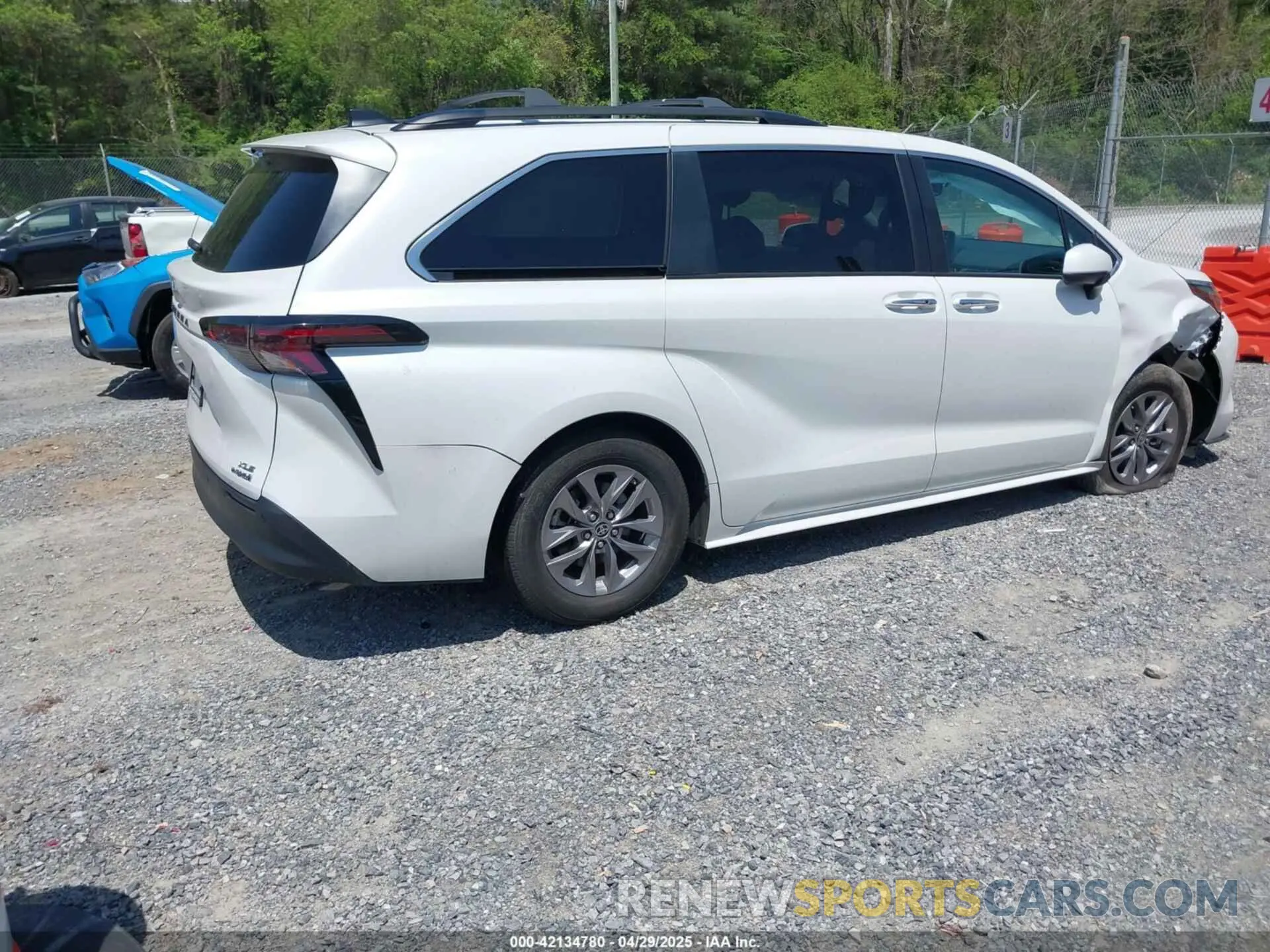 4 Фотография поврежденного автомобиля 5TDYSKFC3PS075938 TOYOTA SIENNA 2023