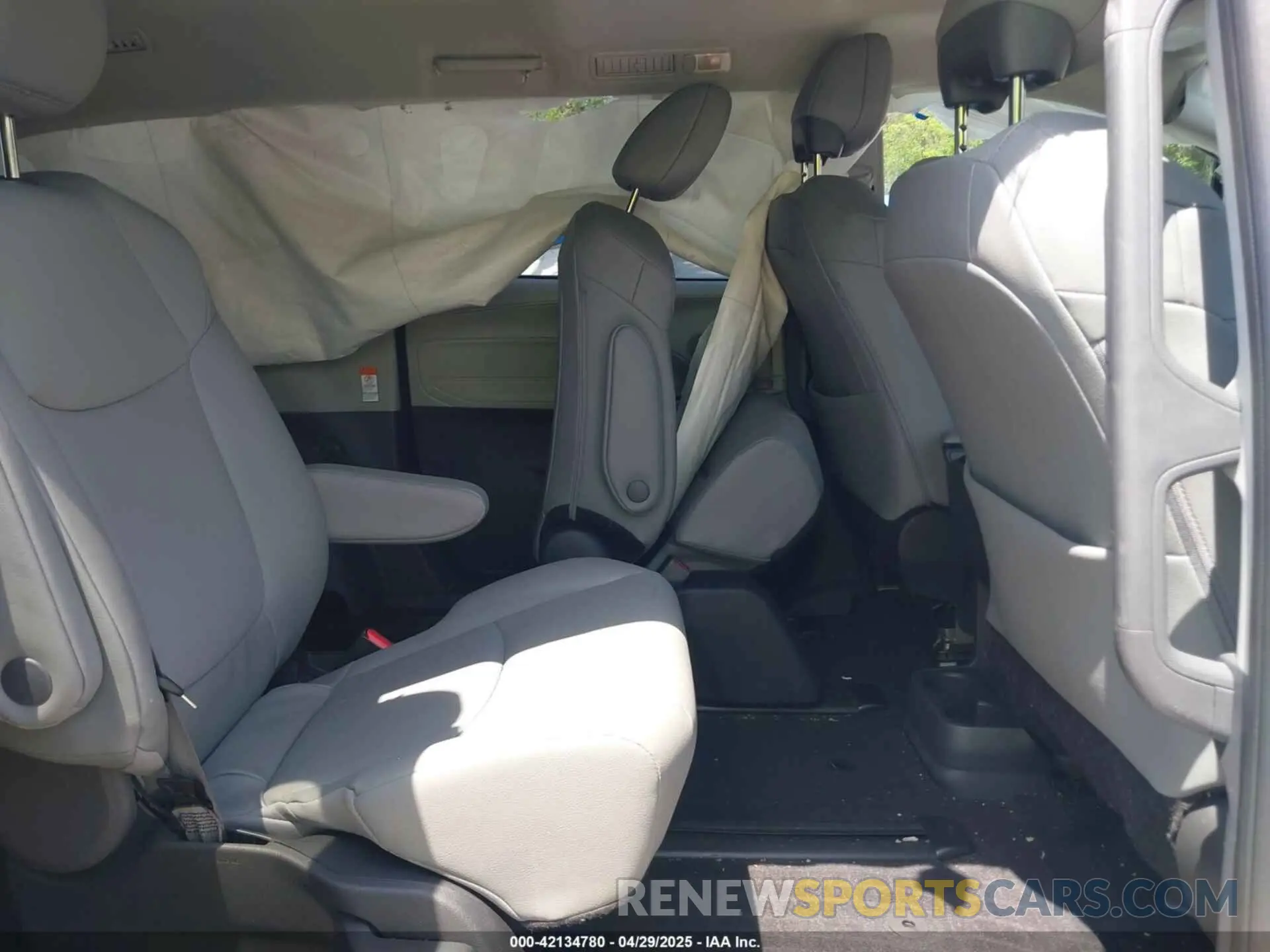 8 Фотография поврежденного автомобиля 5TDYSKFC3PS075938 TOYOTA SIENNA 2023