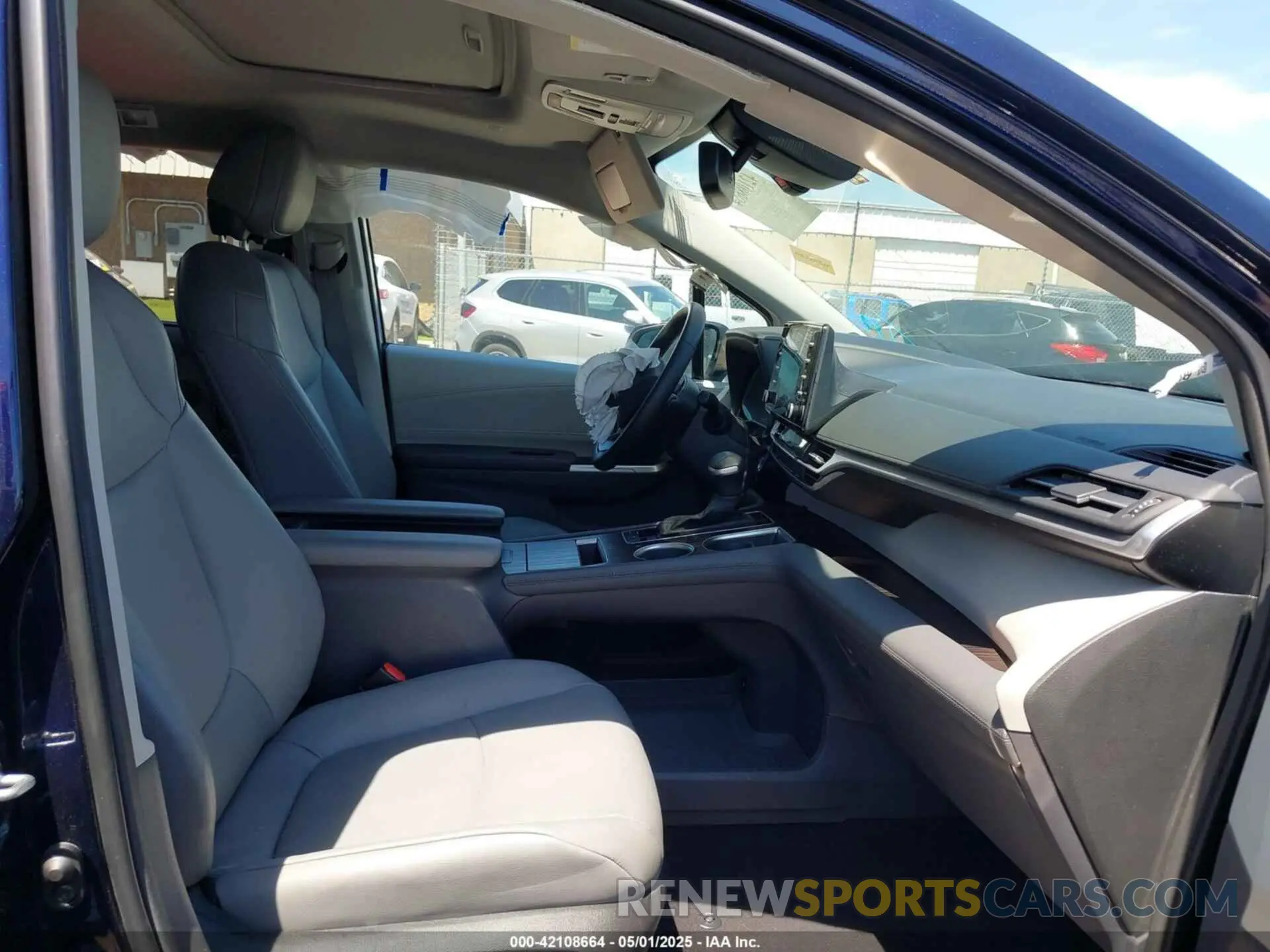 5 Photograph of a damaged car 5TDYSKFC6PS081443 TOYOTA SIENNA 2023