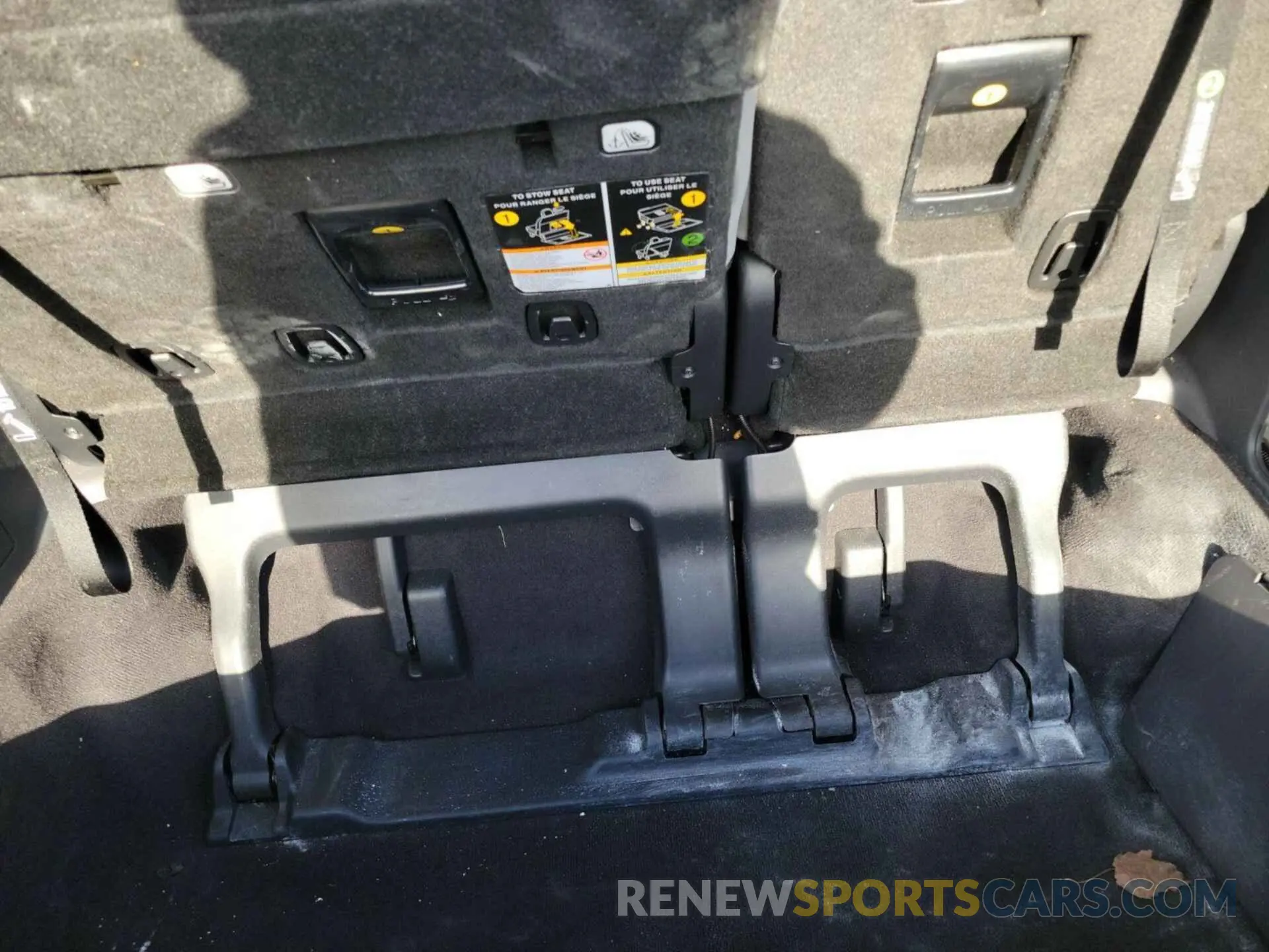 1 Фотография поврежденного автомобиля 5TDYSKFC7PS088448 TOYOTA SIENNA 2023