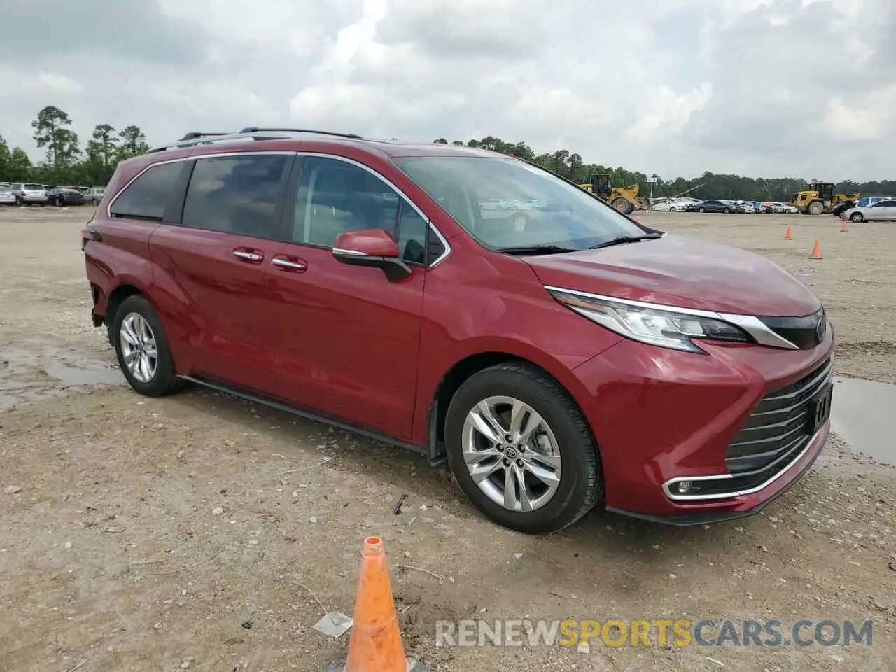 4 Photograph of a damaged car 5TDZRKEC4PS167769 TOYOTA SIENNA 2023