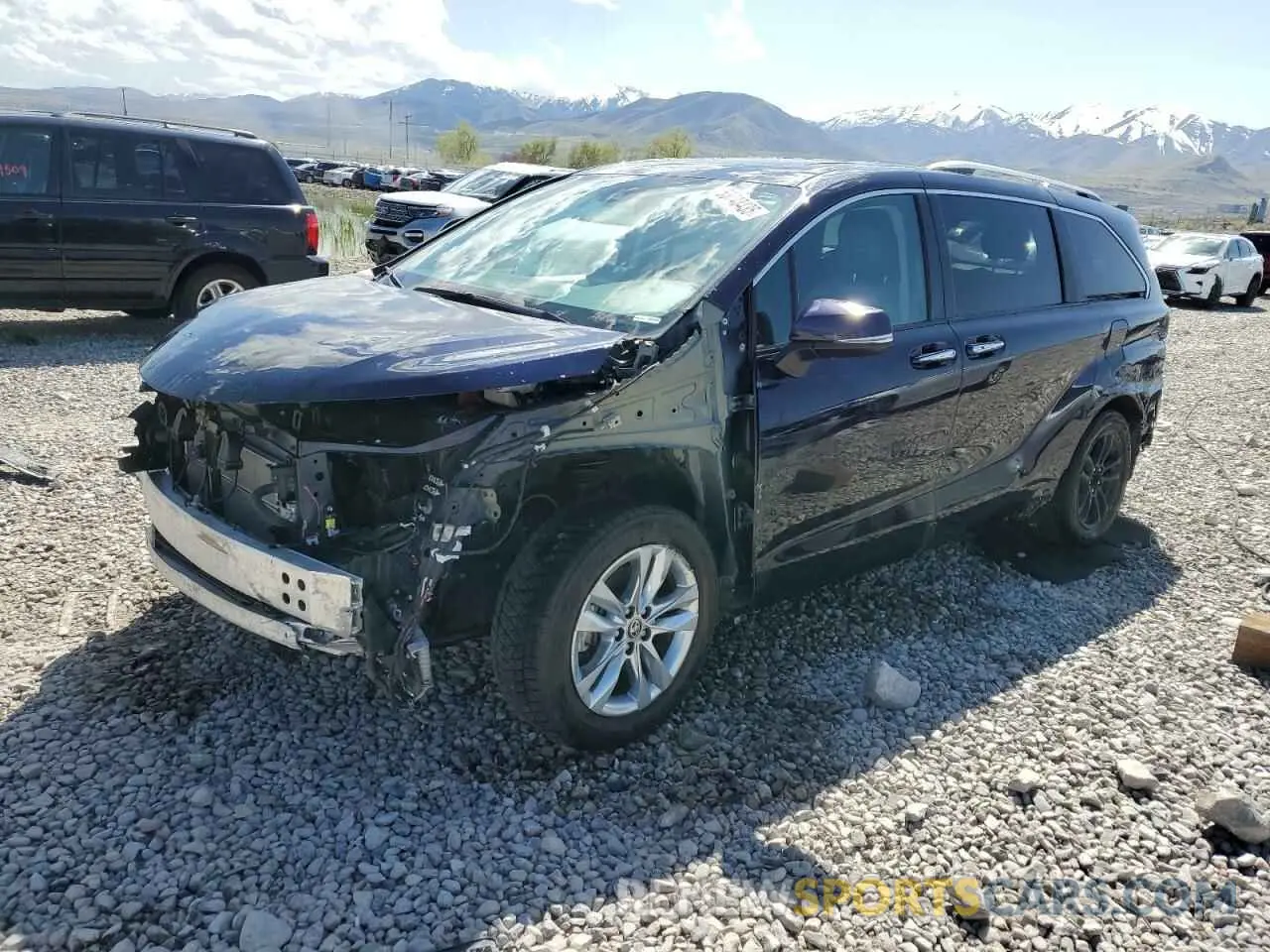 1 Photograph of a damaged car 5TDZSKFC8PS096076 TOYOTA SIENNA 2023