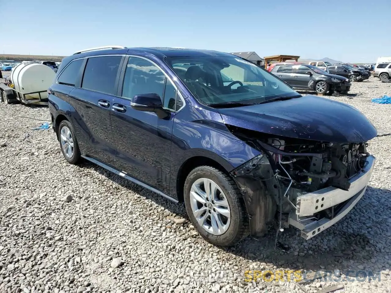 4 Photograph of a damaged car 5TDZSKFC8PS096076 TOYOTA SIENNA 2023