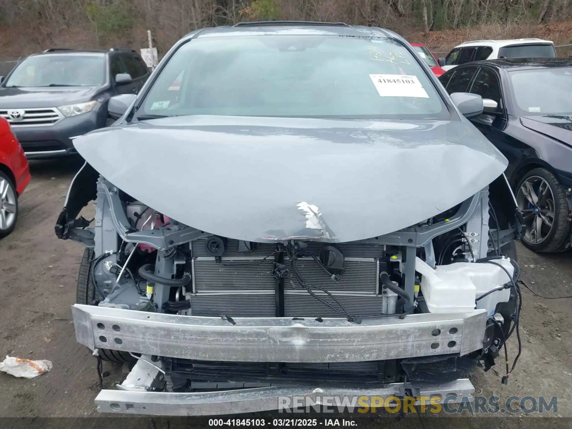 13 Photograph of a damaged car 5TDCSKFC6RS152766 TOYOTA SIENNA 2024