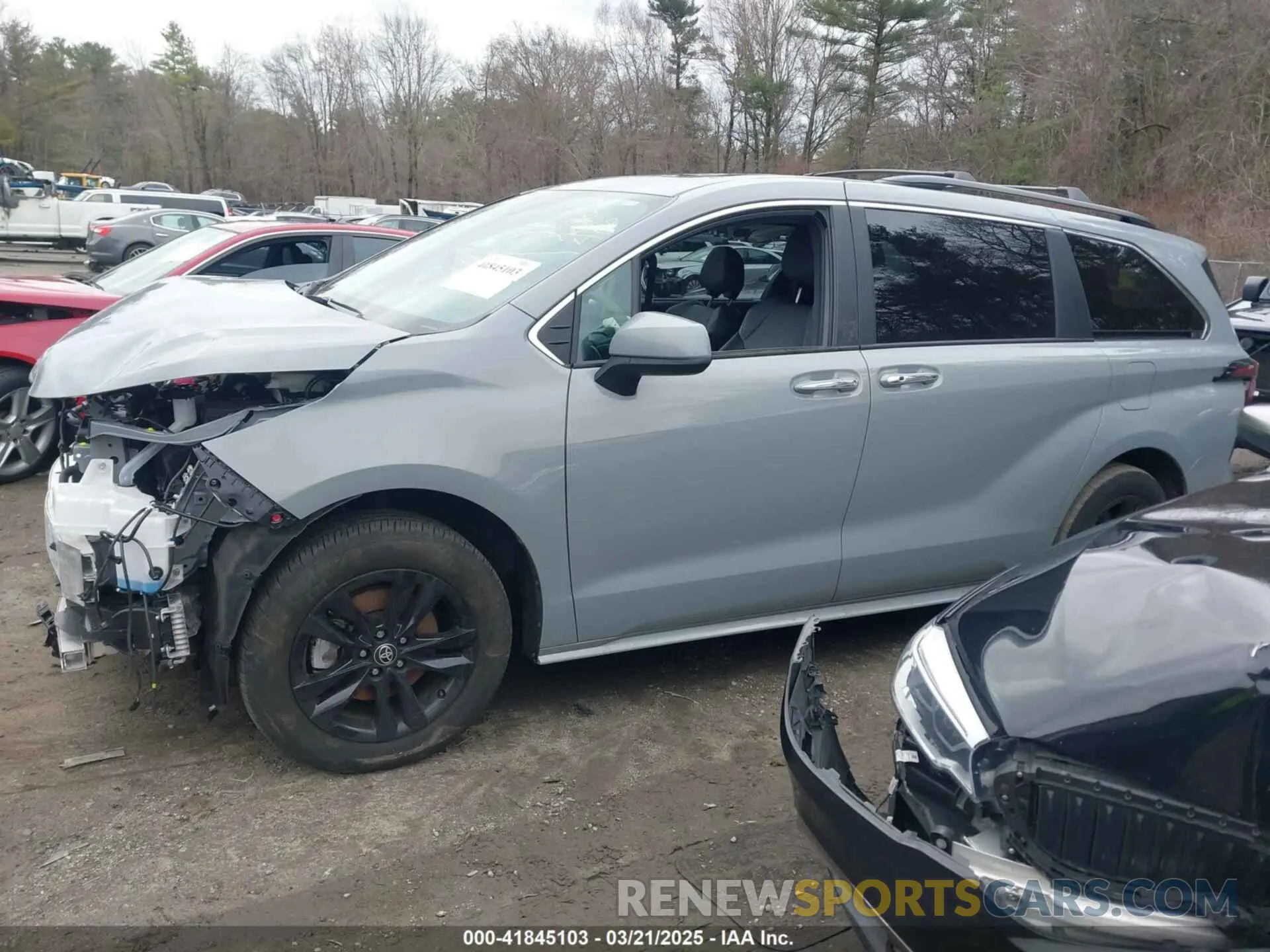 15 Photograph of a damaged car 5TDCSKFC6RS152766 TOYOTA SIENNA 2024