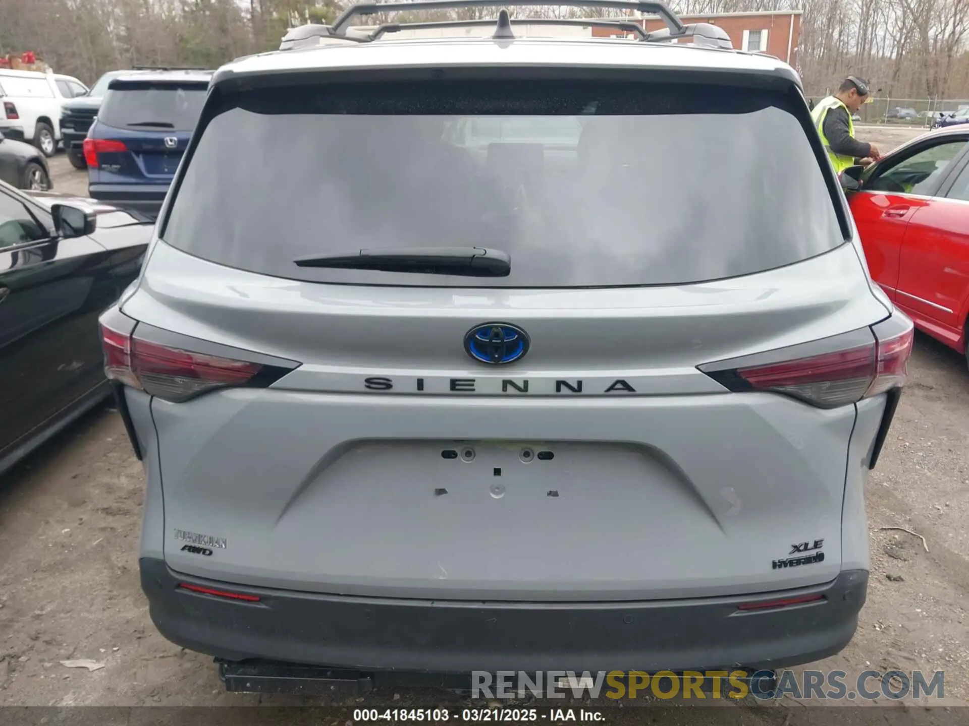 17 Photograph of a damaged car 5TDCSKFC6RS152766 TOYOTA SIENNA 2024