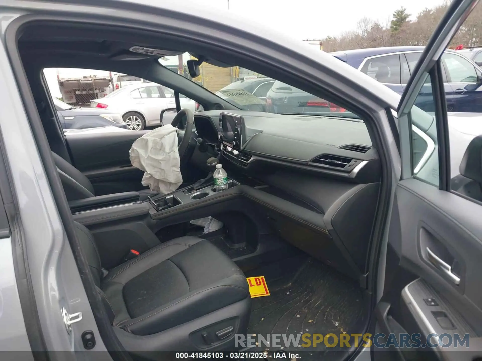 5 Photograph of a damaged car 5TDCSKFC6RS152766 TOYOTA SIENNA 2024