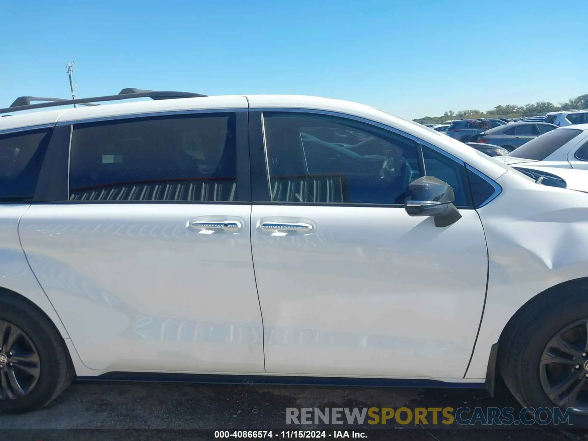 13 Photograph of a damaged car 5TDCSKFC8RS124497 TOYOTA SIENNA 2024