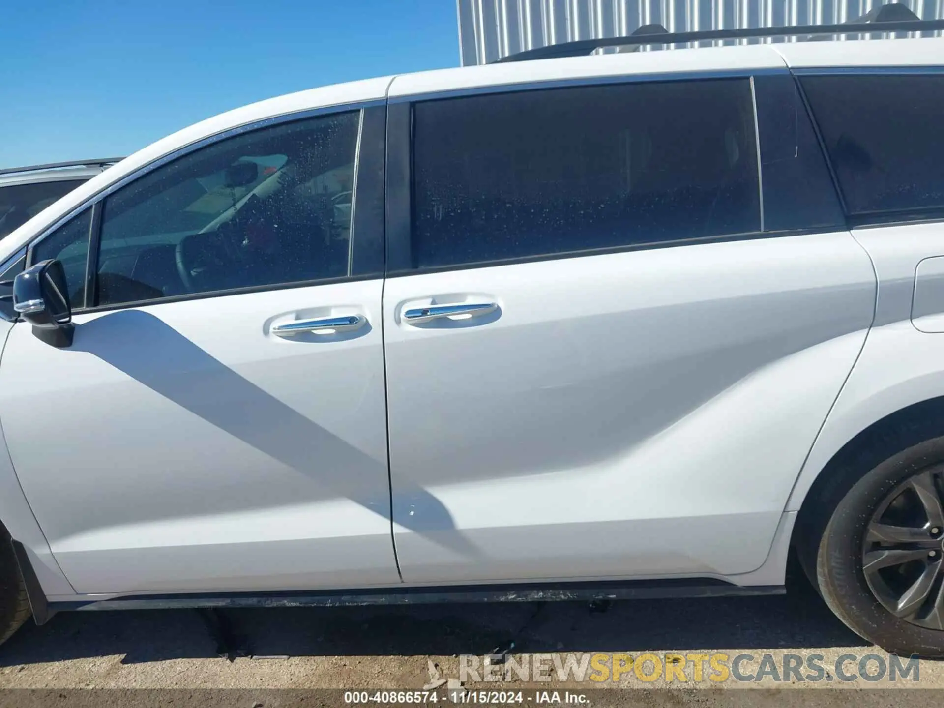 14 Photograph of a damaged car 5TDCSKFC8RS124497 TOYOTA SIENNA 2024