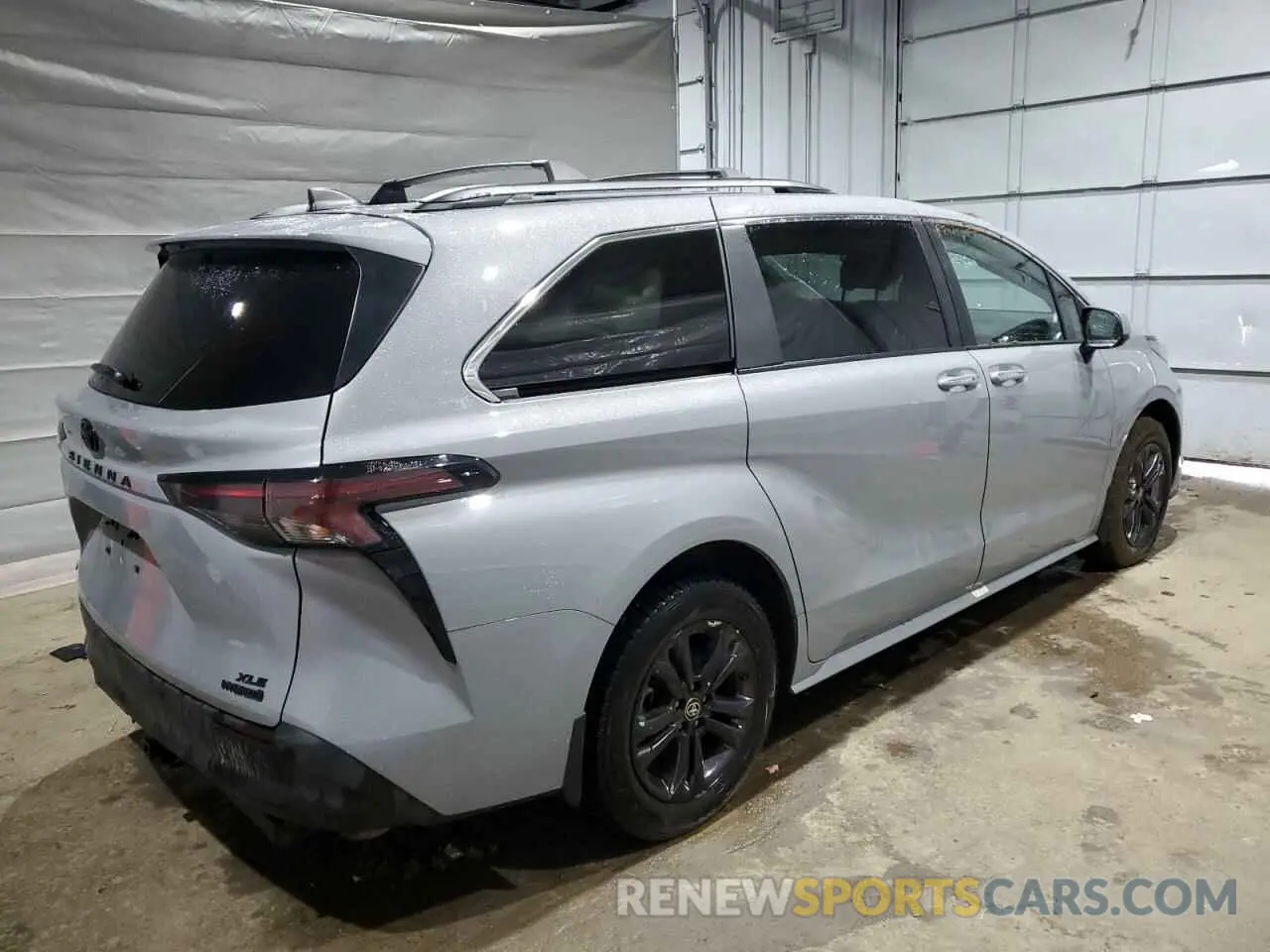 3 Photograph of a damaged car 5TDCSKFC9RS132253 TOYOTA SIENNA 2024