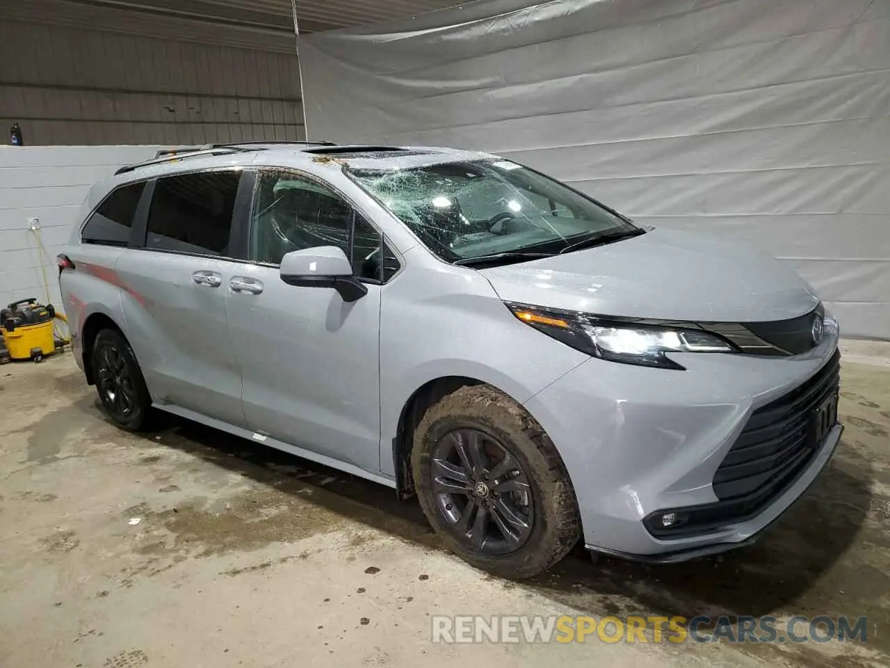 4 Photograph of a damaged car 5TDCSKFC9RS132253 TOYOTA SIENNA 2024