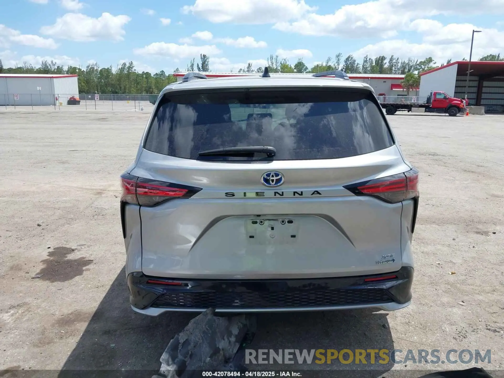 16 Фотография поврежденного автомобиля 5TDDRKEC4RS186108 TOYOTA SIENNA 2024