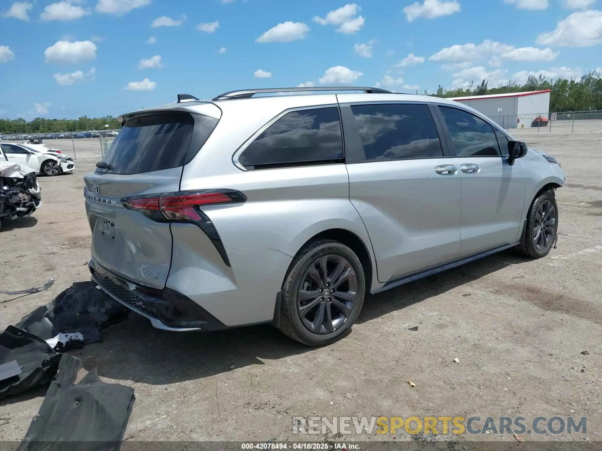 4 Фотография поврежденного автомобиля 5TDDRKEC4RS186108 TOYOTA SIENNA 2024