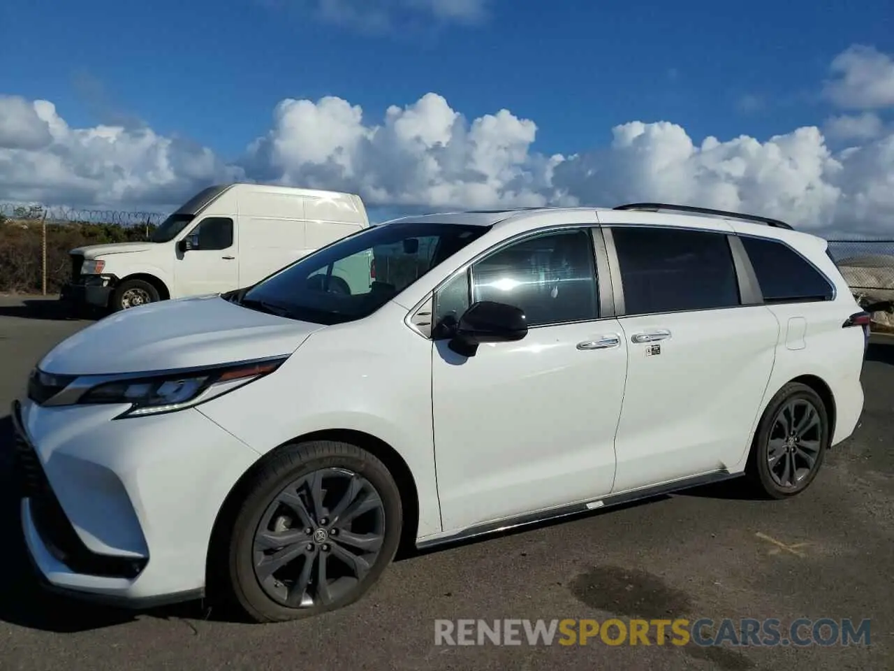 1 Фотография поврежденного автомобиля 5TDDRKEC7RS192680 TOYOTA SIENNA 2024