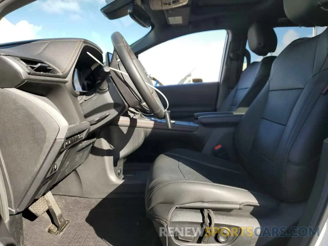 7 Фотография поврежденного автомобиля 5TDDRKEC7RS192680 TOYOTA SIENNA 2024