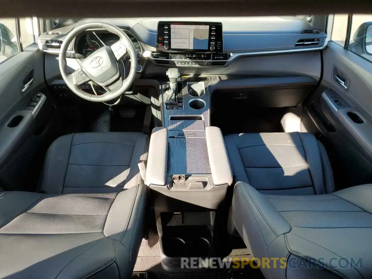 8 Фотография поврежденного автомобиля 5TDDRKEC7RS192680 TOYOTA SIENNA 2024