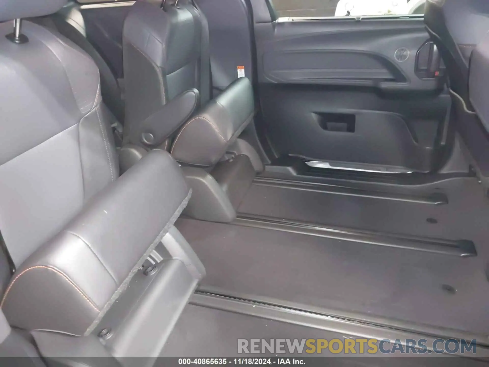 8 Photograph of a damaged car 5TDDSKFC3RS114626 TOYOTA SIENNA 2024