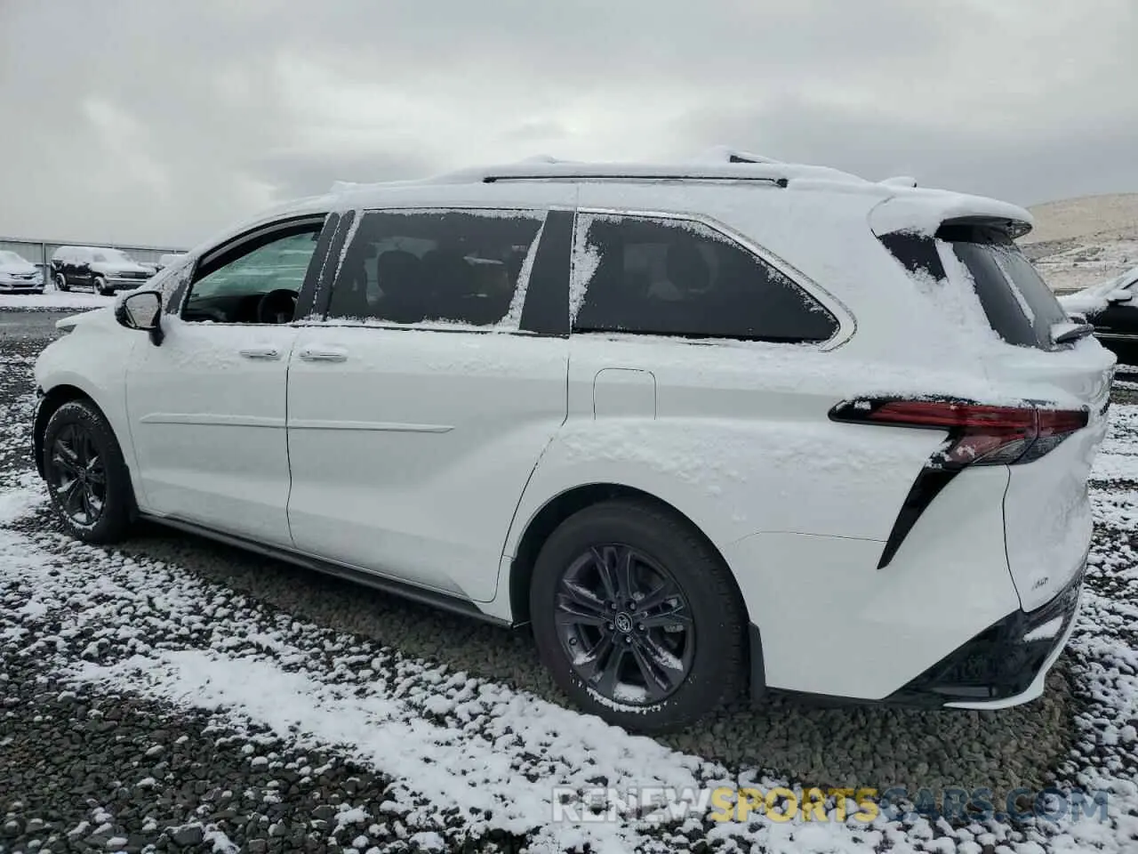 2 Photograph of a damaged car 5TDDSKFC6RS134000 TOYOTA SIENNA 2024