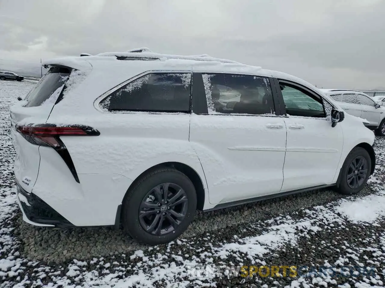 3 Photograph of a damaged car 5TDDSKFC6RS134000 TOYOTA SIENNA 2024