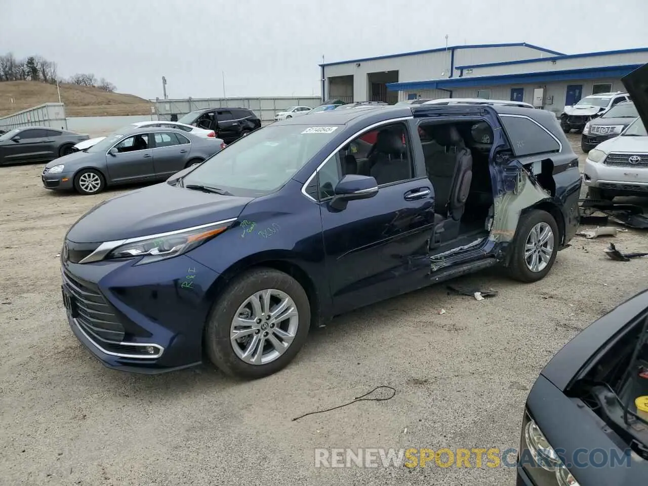 1 Photograph of a damaged car 5TDESKFC1RS111924 TOYOTA SIENNA 2024