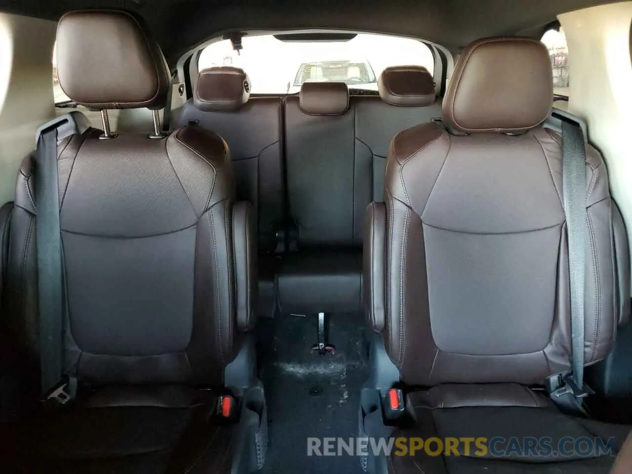 10 Photograph of a damaged car 5TDESKFC2RS128067 TOYOTA SIENNA 2024