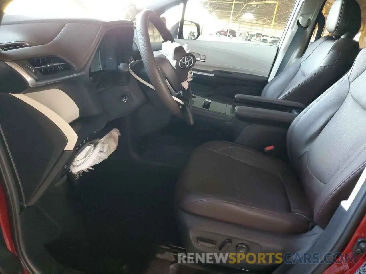 7 Photograph of a damaged car 5TDESKFC2RS128067 TOYOTA SIENNA 2024
