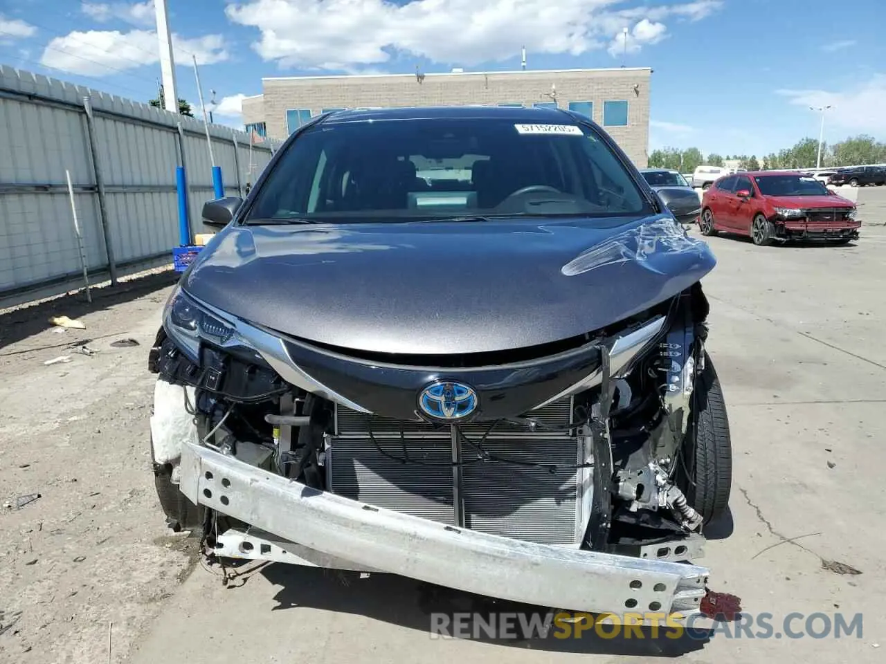 5 Photograph of a damaged car 5TDESKFC4RS134873 TOYOTA SIENNA 2024