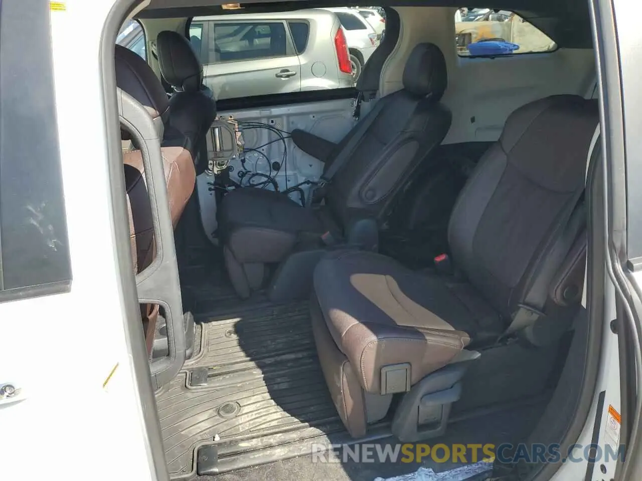 10 Фотография поврежденного автомобиля 5TDESKFC5RS142111 TOYOTA SIENNA 2024