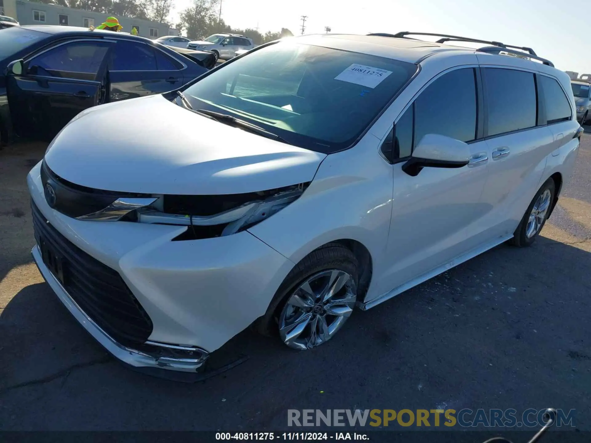 2 Photograph of a damaged car 5TDJRKEC5RS208071 TOYOTA SIENNA 2024