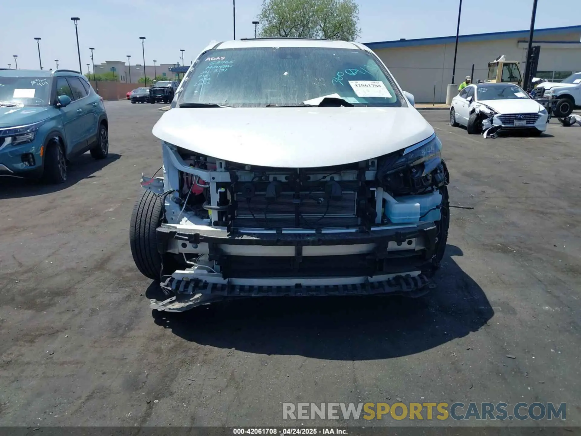 13 Фотография поврежденного автомобиля 5TDJSKFC9RS111099 TOYOTA SIENNA 2024