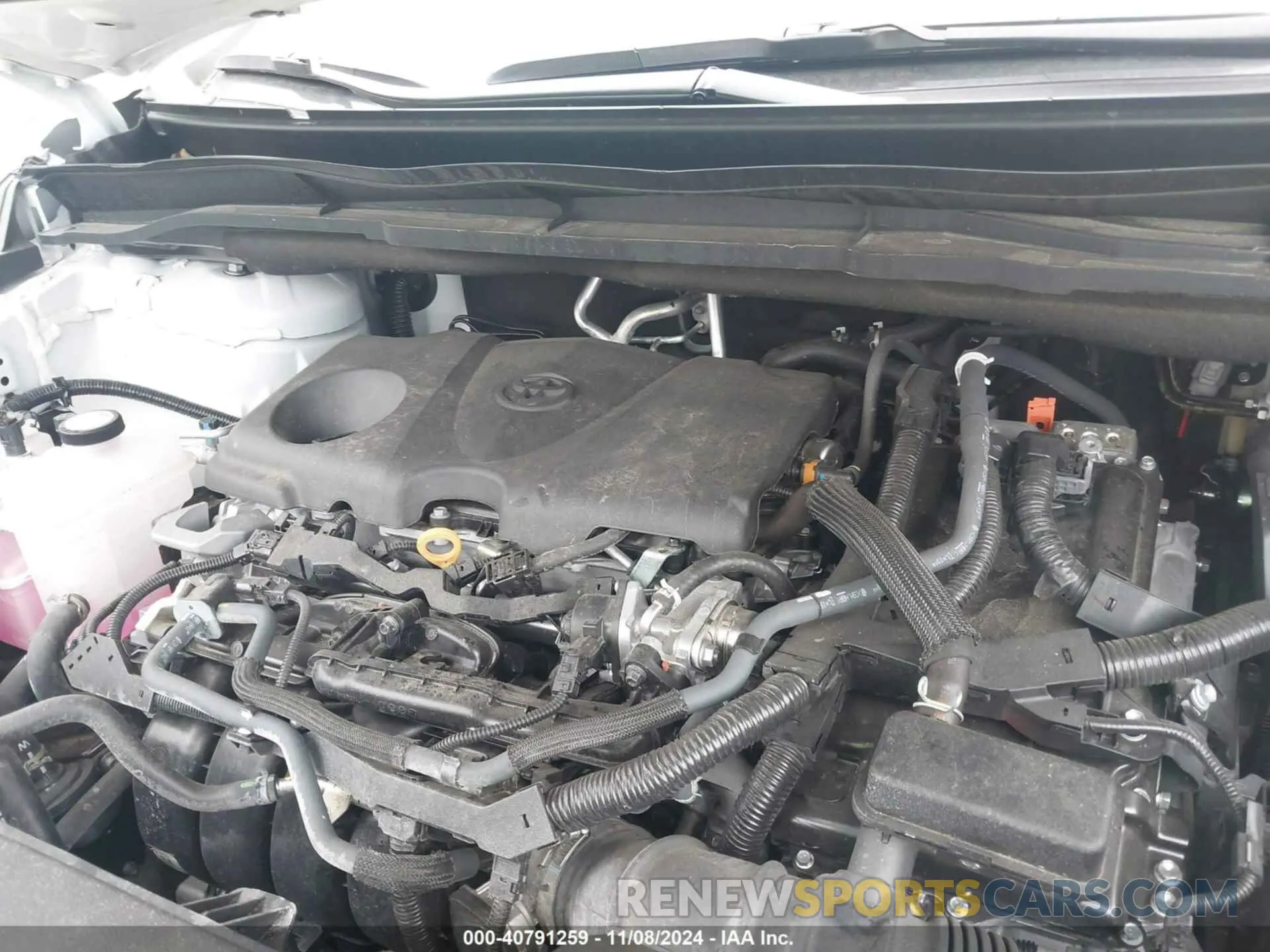 10 Photograph of a damaged car 5TDKRKEC2RS192349 TOYOTA SIENNA 2024