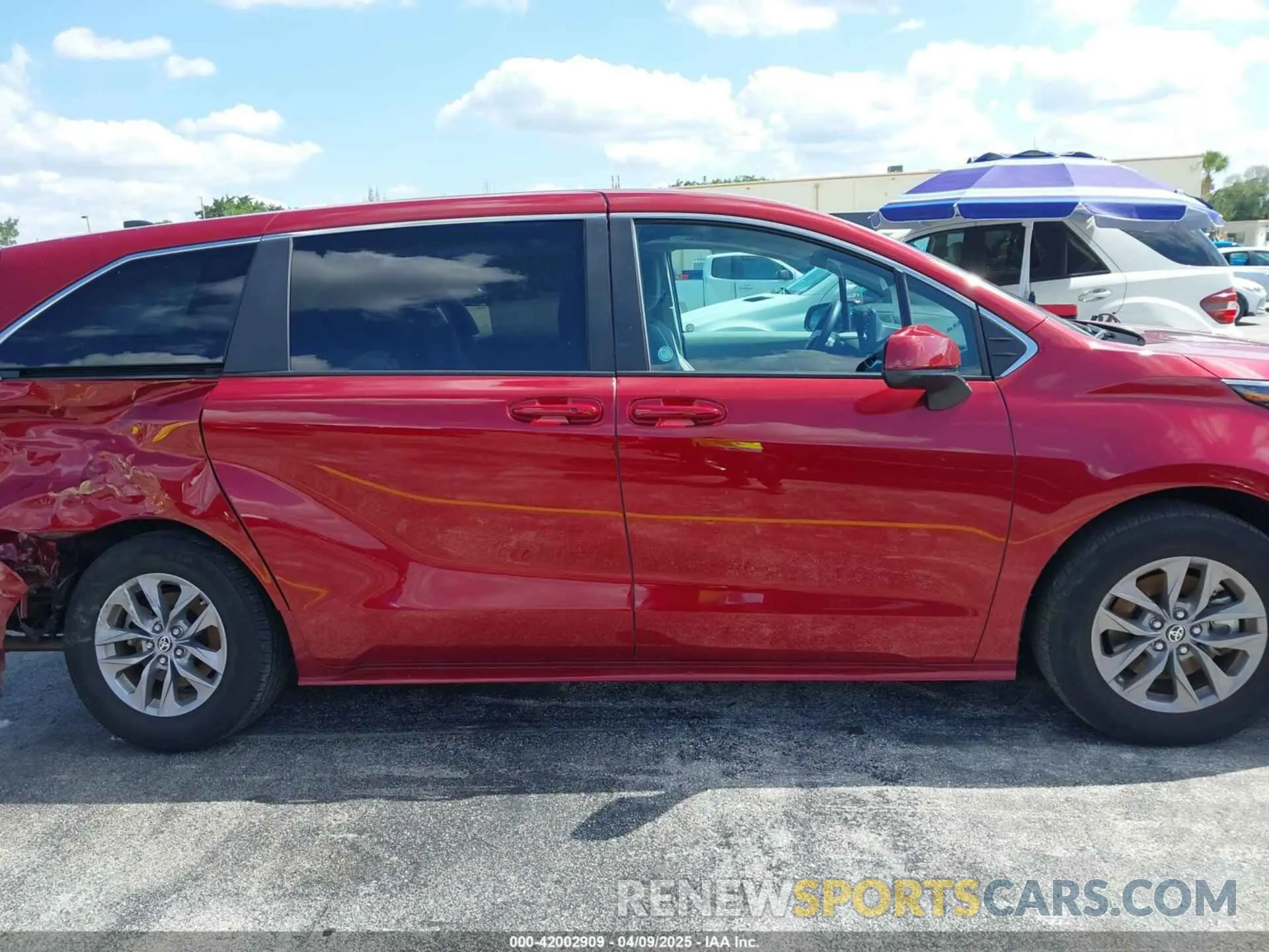 13 Фотография поврежденного автомобиля 5TDKRKEC4RS188352 TOYOTA SIENNA 2024