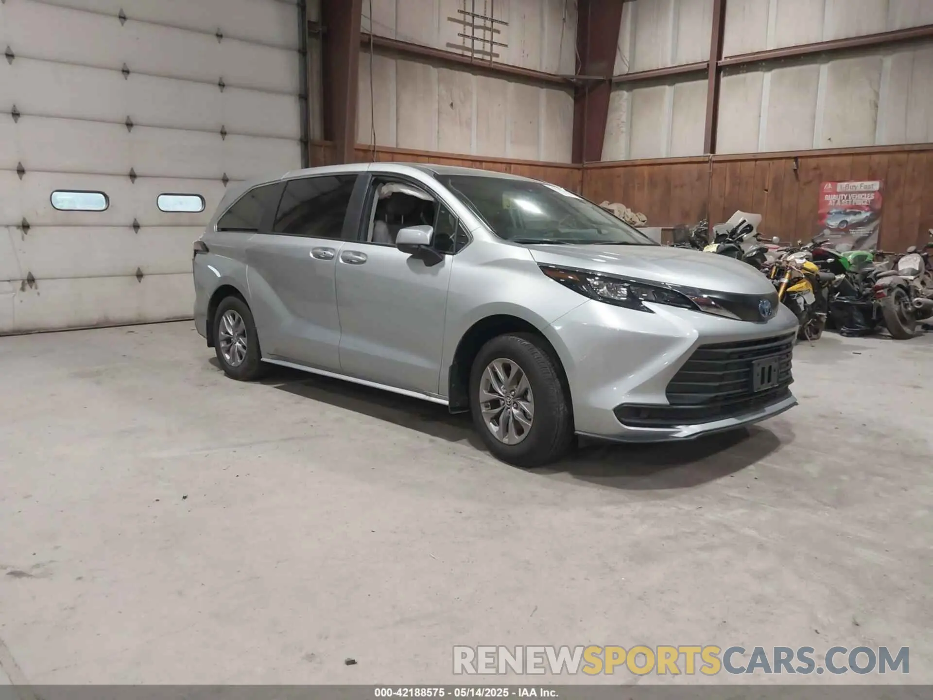 1 Фотография поврежденного автомобиля 5TDKRKEC6RS216152 TOYOTA SIENNA 2024