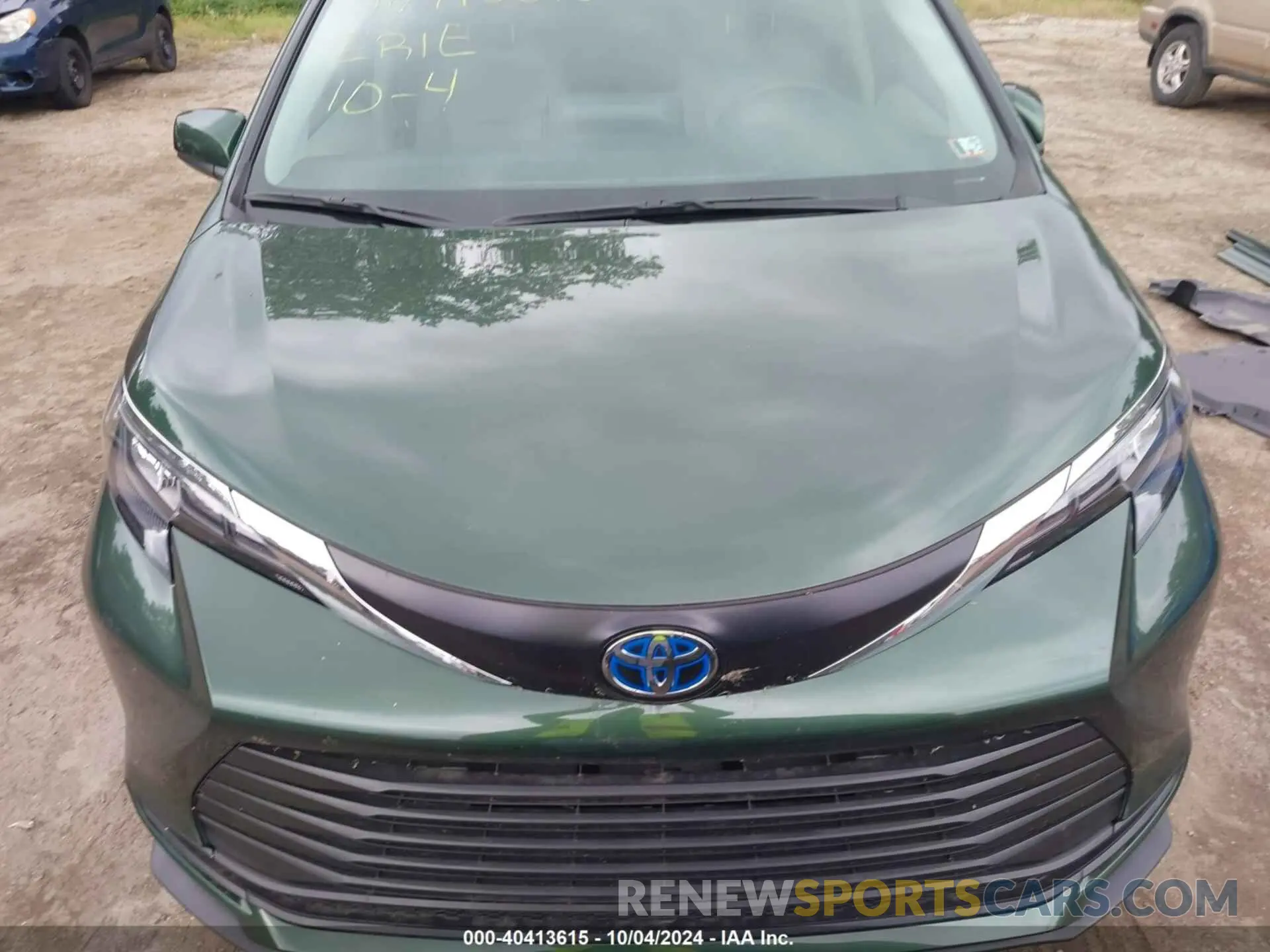 13 Photograph of a damaged car 5TDKSKFC1RS129035 TOYOTA SIENNA 2024