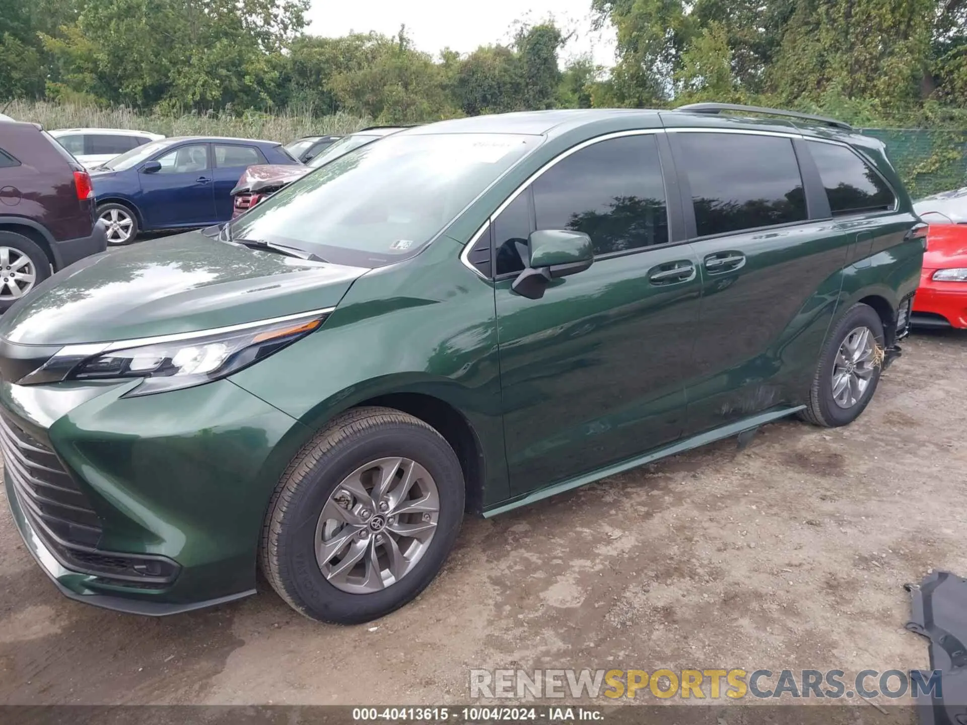 2 Photograph of a damaged car 5TDKSKFC1RS129035 TOYOTA SIENNA 2024