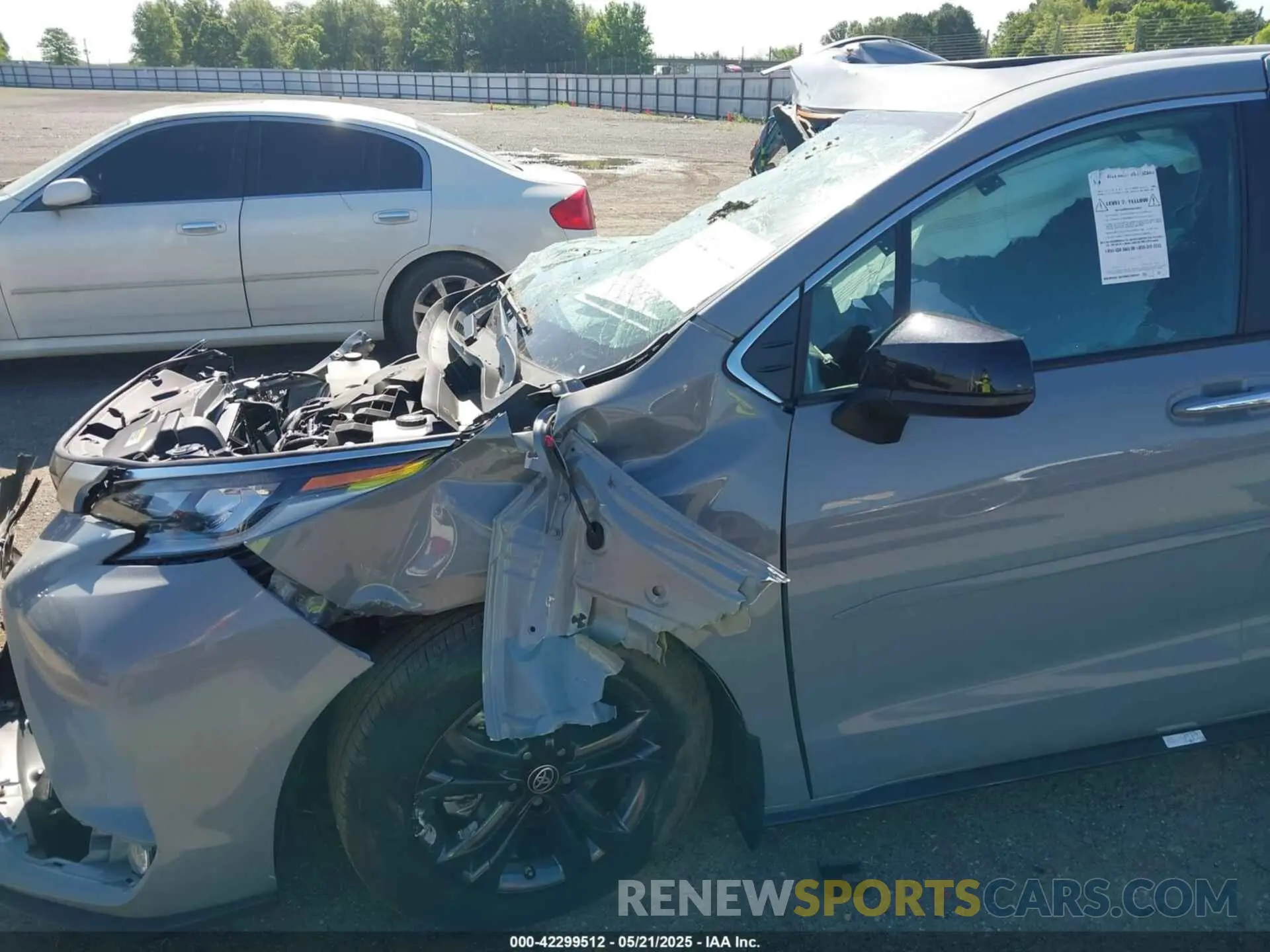21 Photograph of a damaged car 5TDXSKFC0RS135429 TOYOTA SIENNA 2024